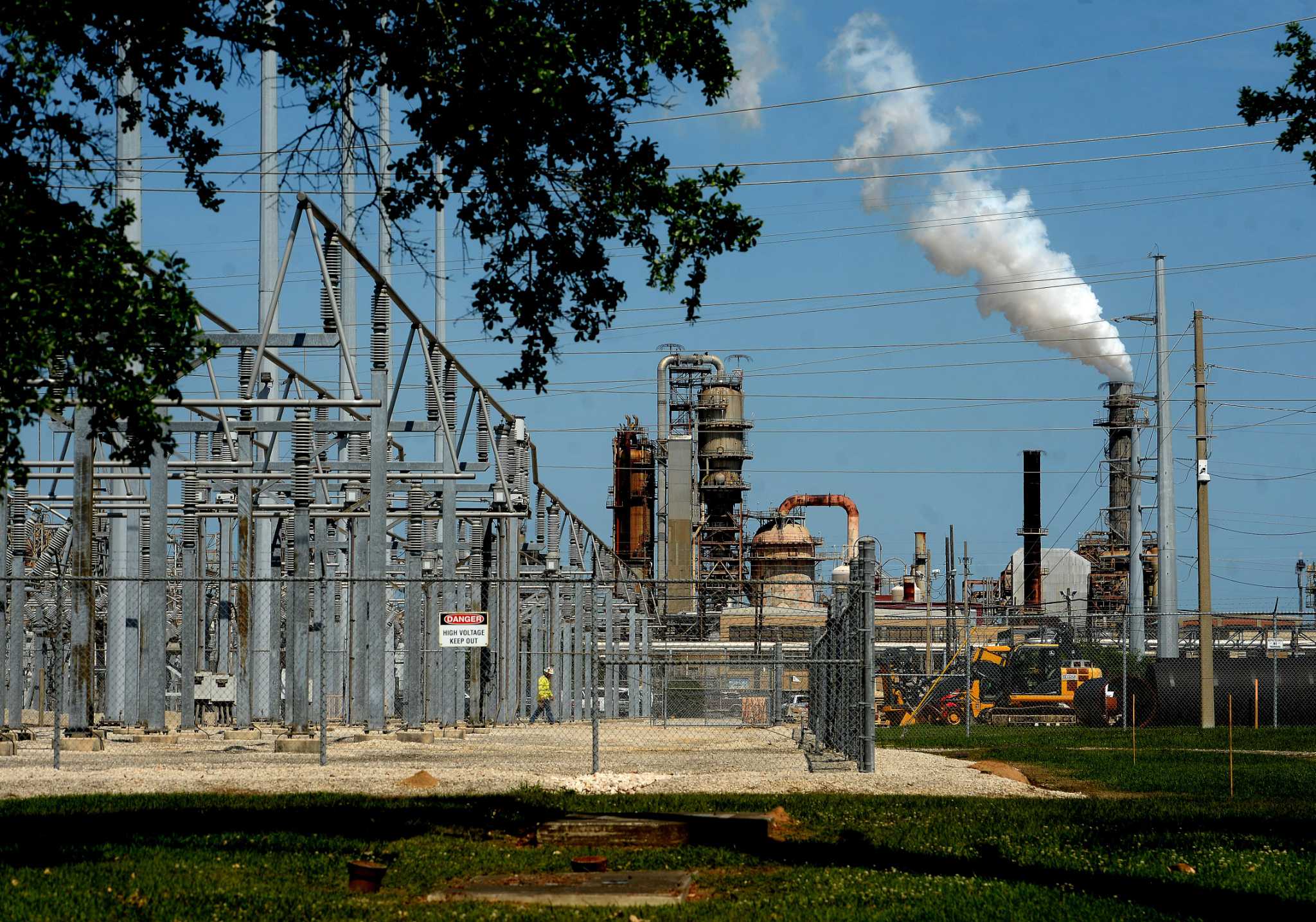 Texas energy companies get break from monitoring chemical leaks during pandemic