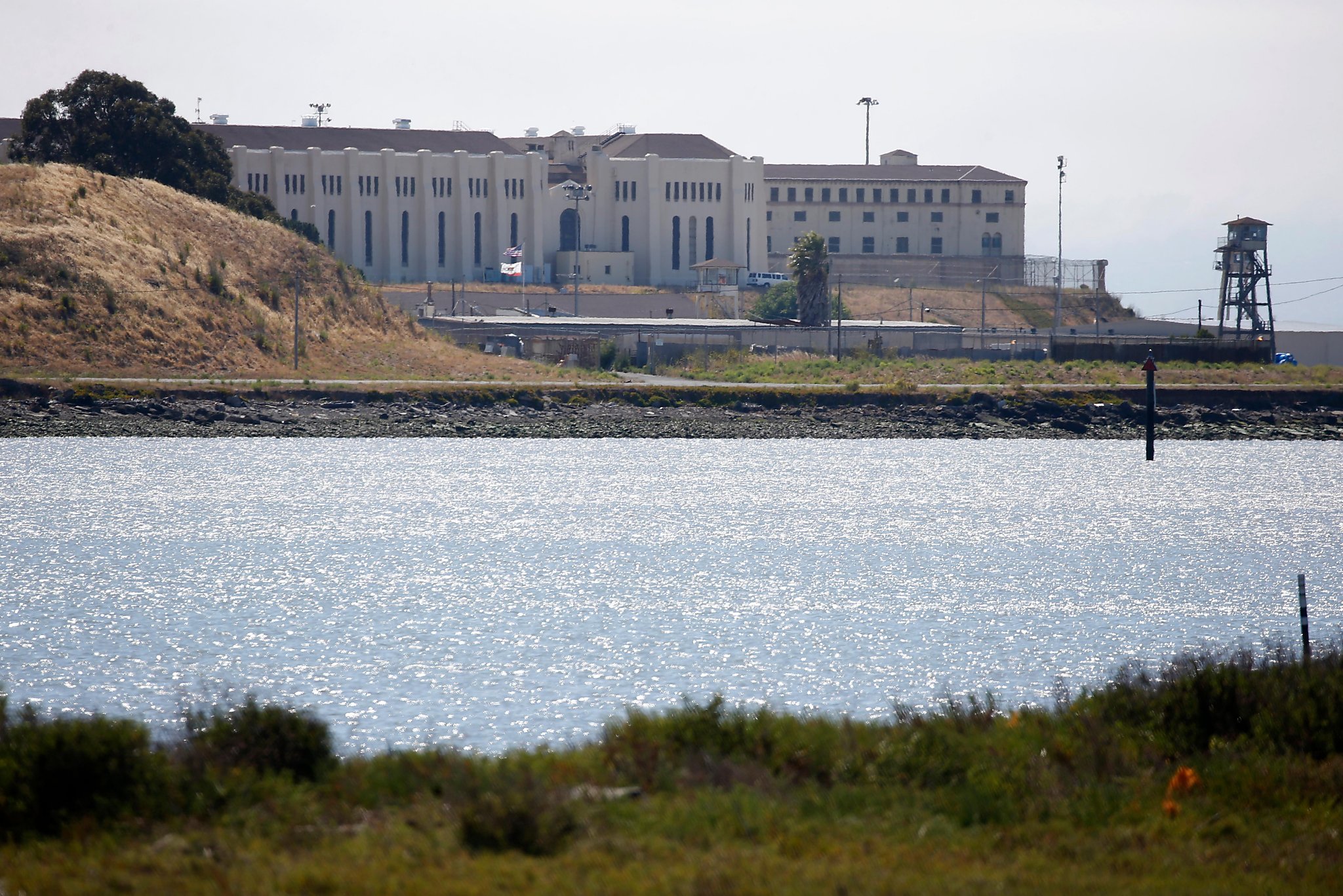 San Quentin is one of nation's biggest coronavirus outbreaks. What Newsom does now may affect entire Bay Area