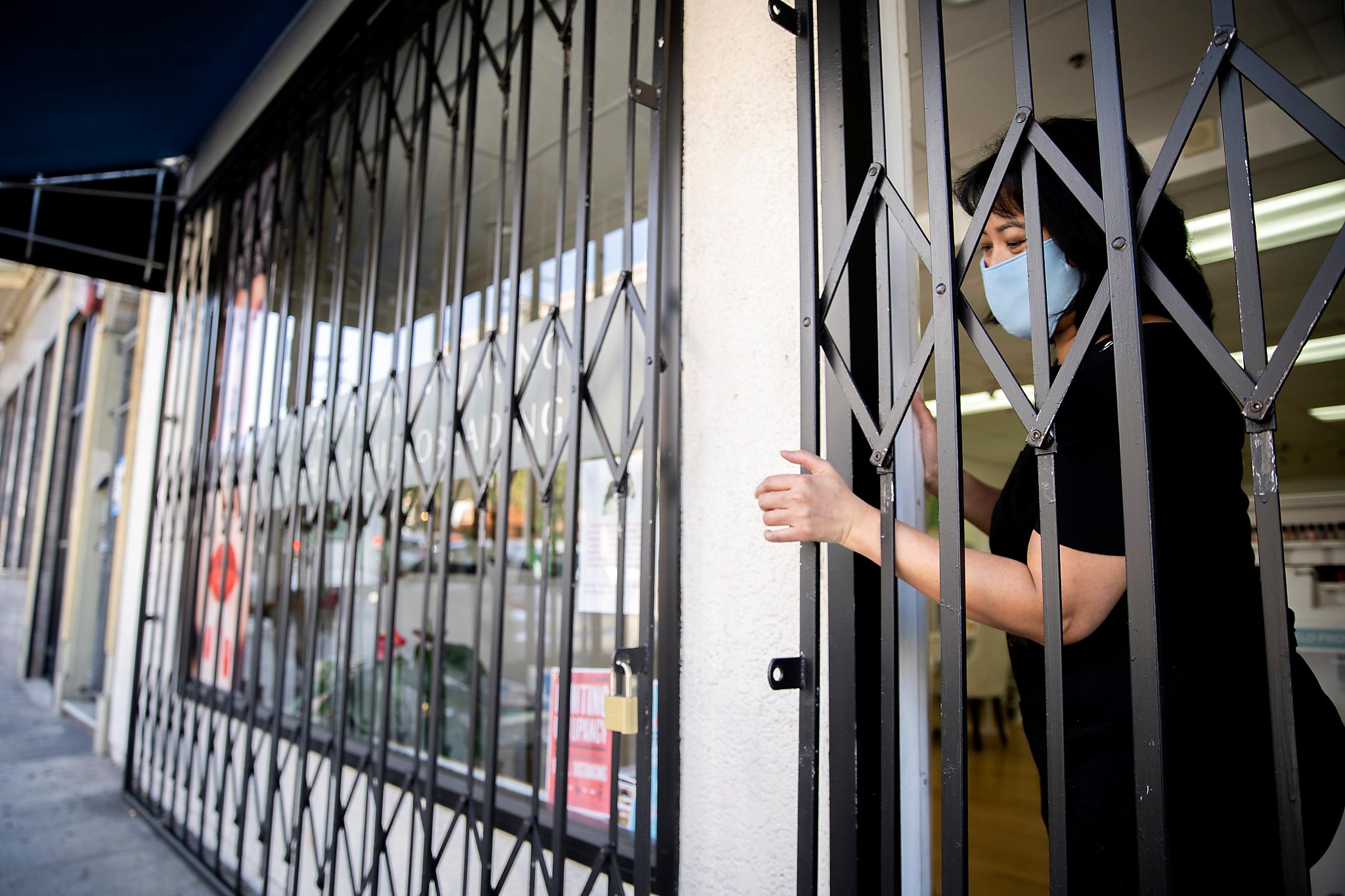 U.S. passes 3 million cases; state sees new high in daily deaths