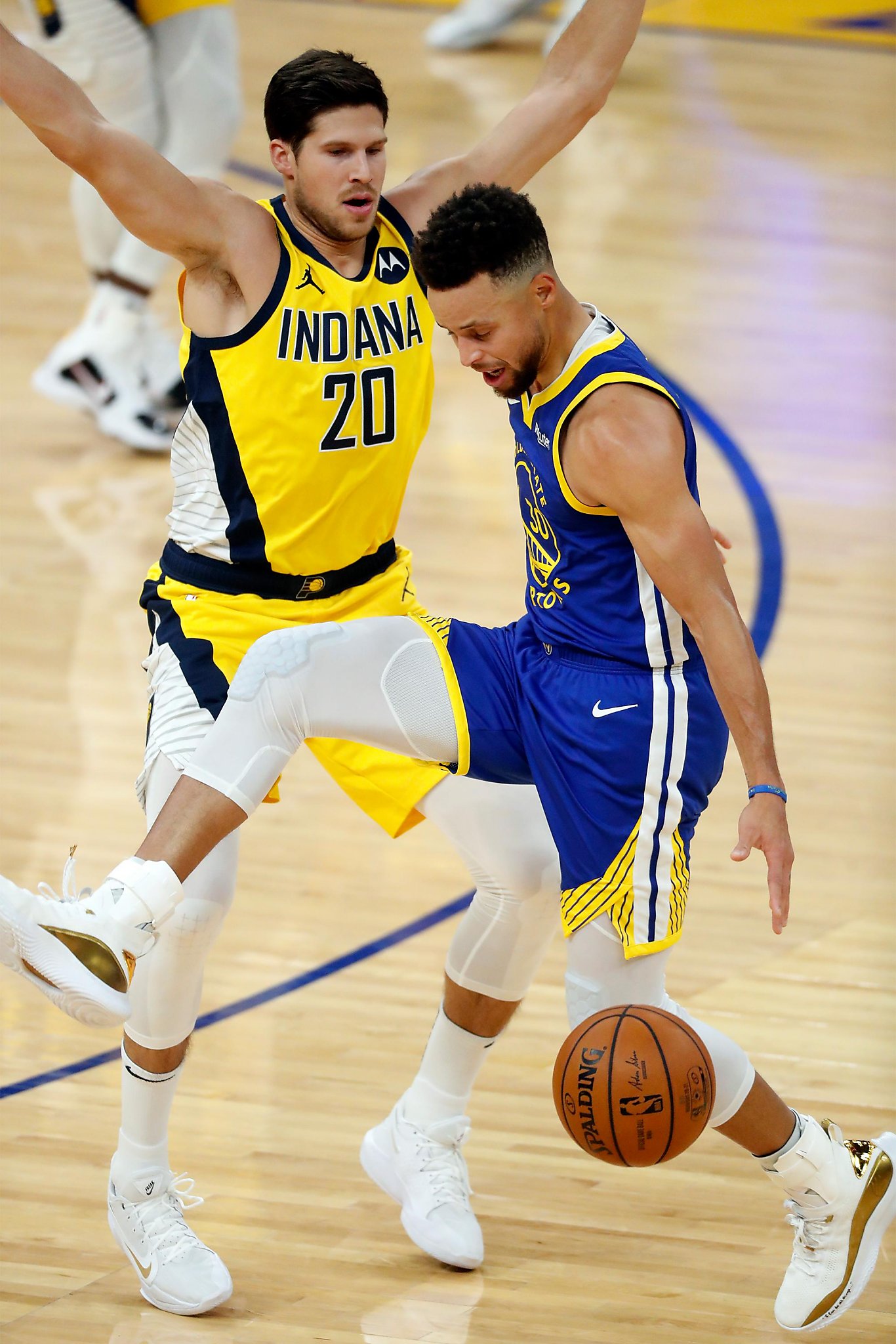 Warriors and Stephen Curry being forced to think outside the box-and-one