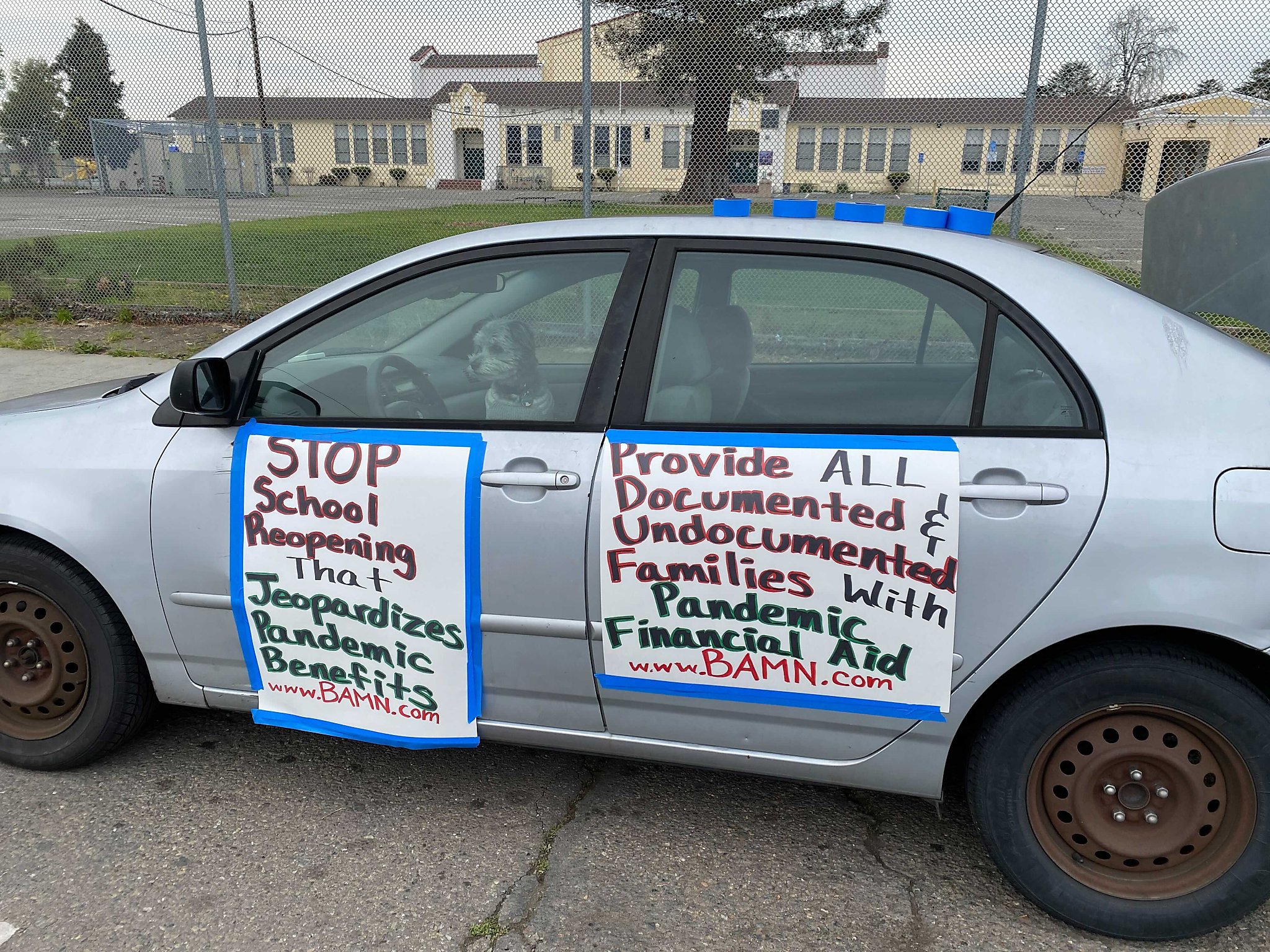 Defying union leaders, Oakland teachers group protests April schools reopening