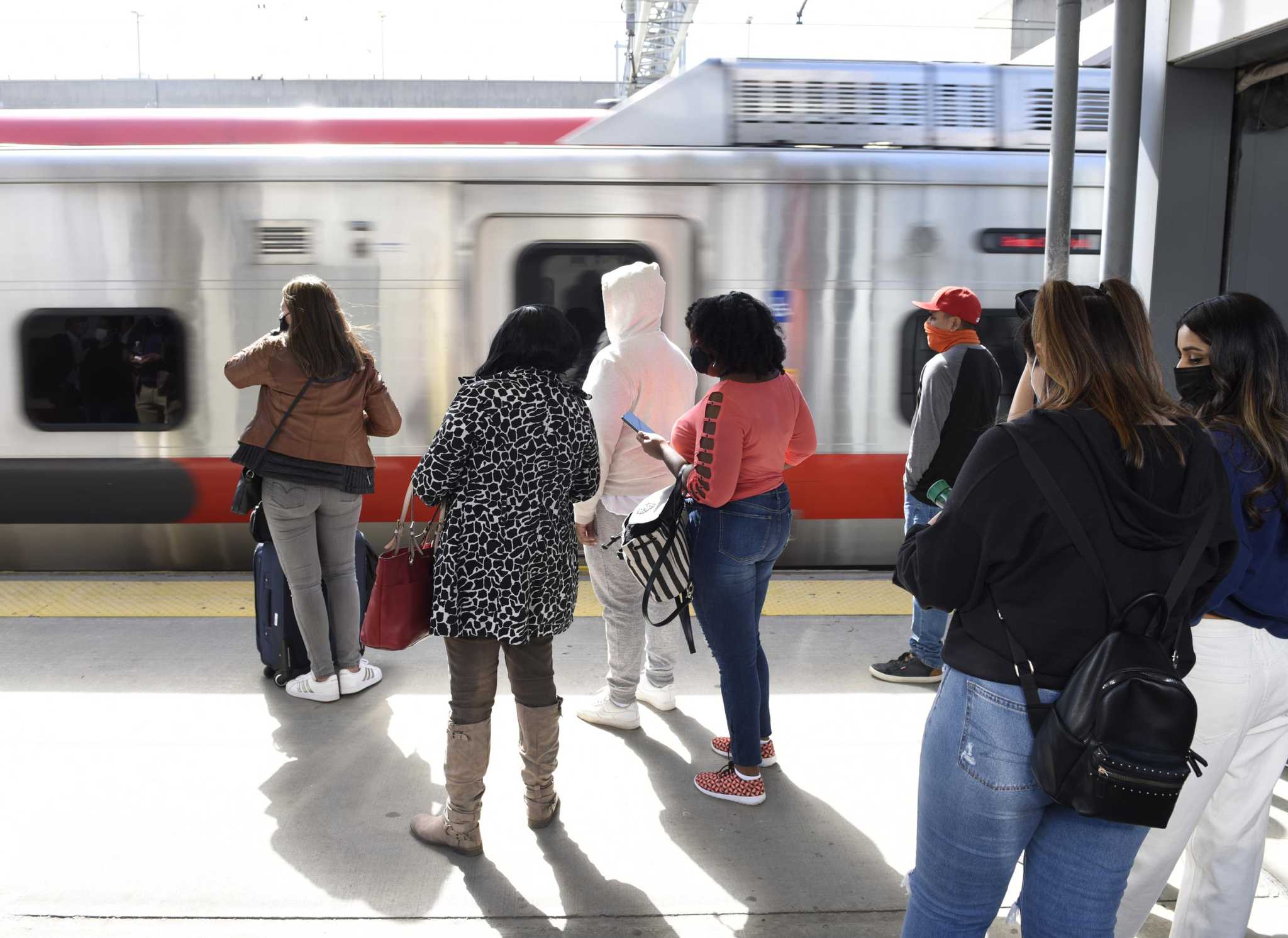 COVID made Metro-North ridership drop 95%. But vaccines point ‘to better days ahead,’ president says.