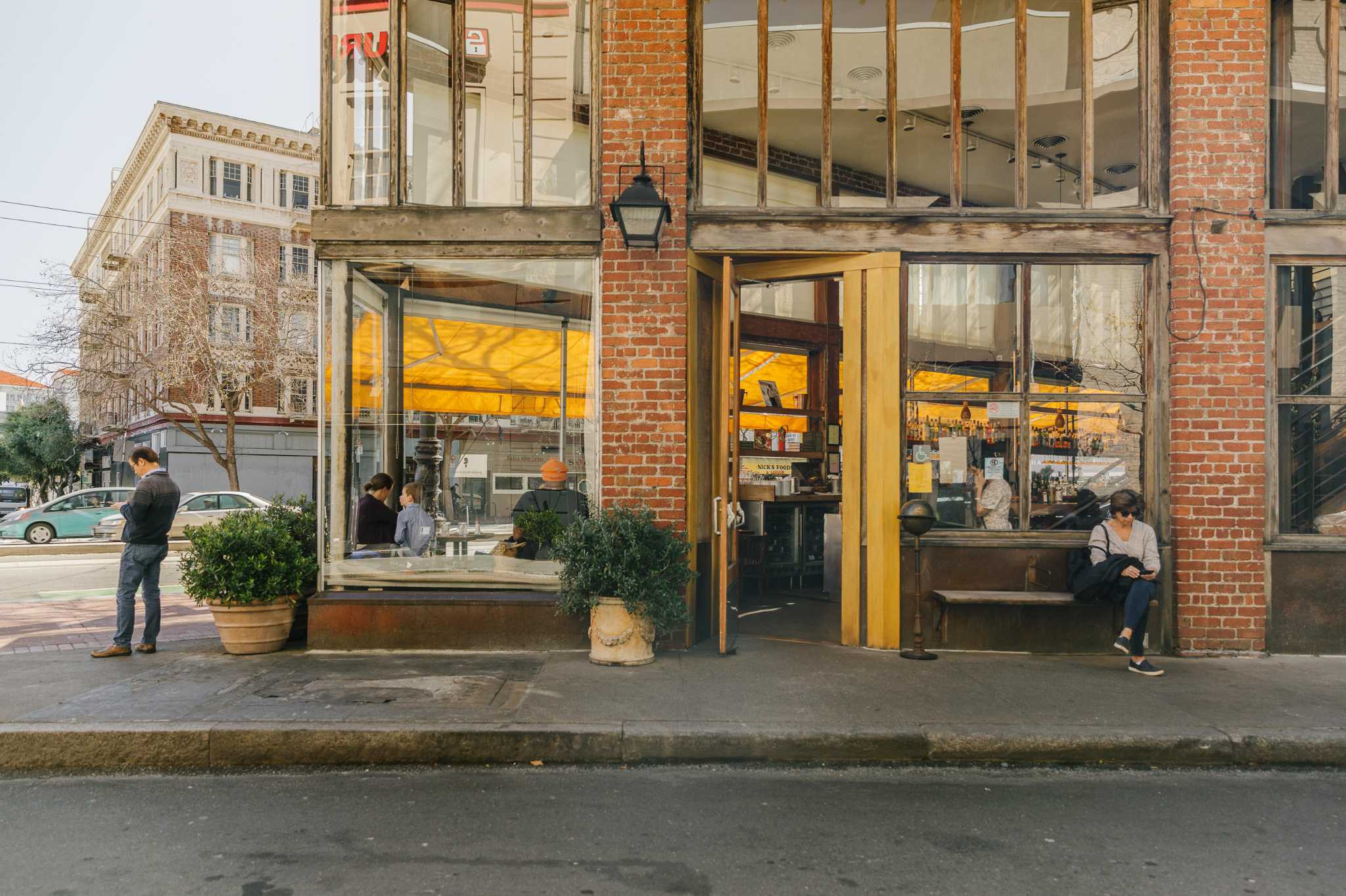 S.F.’s Zuni and Cassava mandate boosters for indoor dining, among first restaurants in U.S. to do so