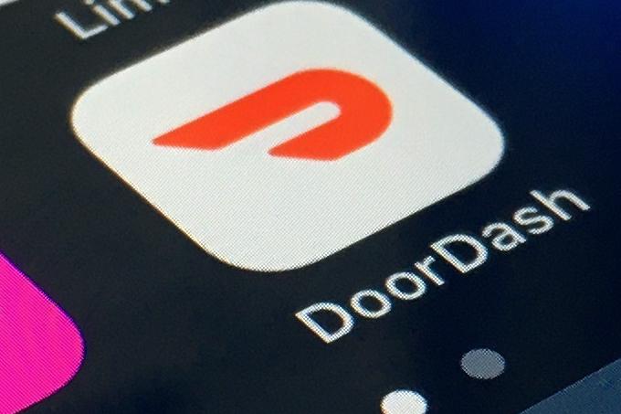 San Francisco will permanently cap food delivery fees for DoorDash, Grubhub and other apps