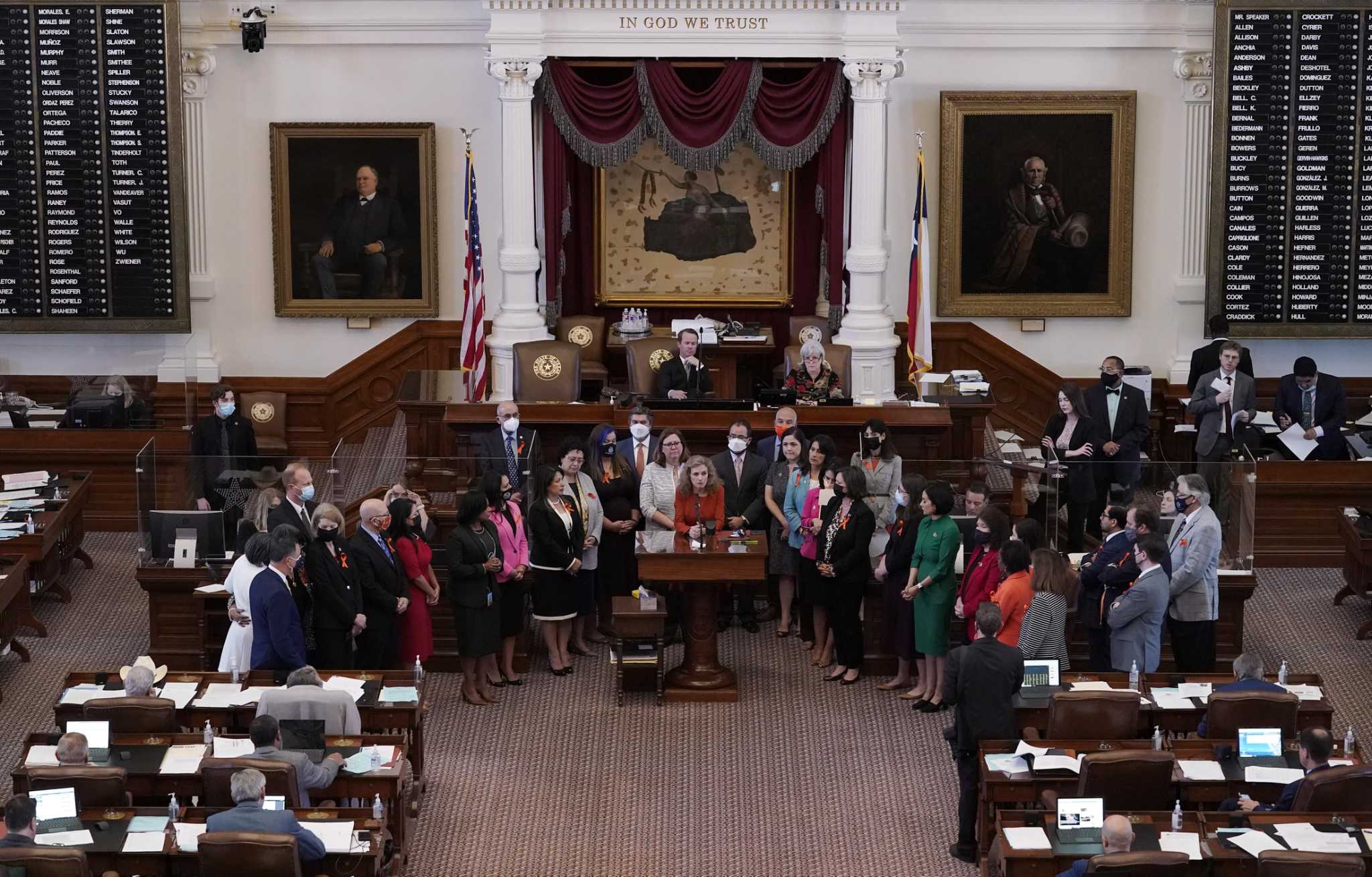 Abortion providers scramble to respond to patients before new Texas law takes effect