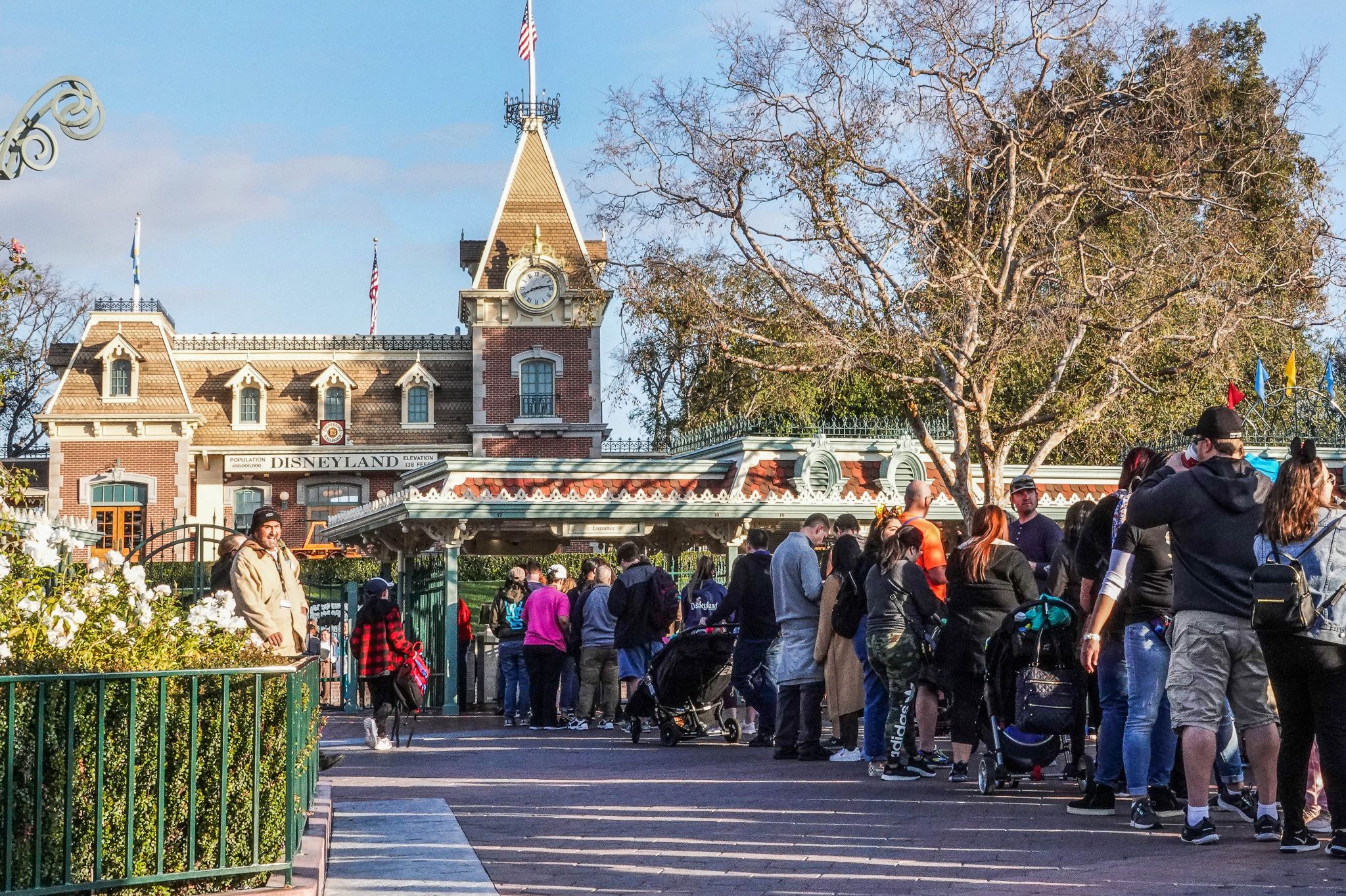 I tried Disneyland’s paid FastPass alternative Genie Plus