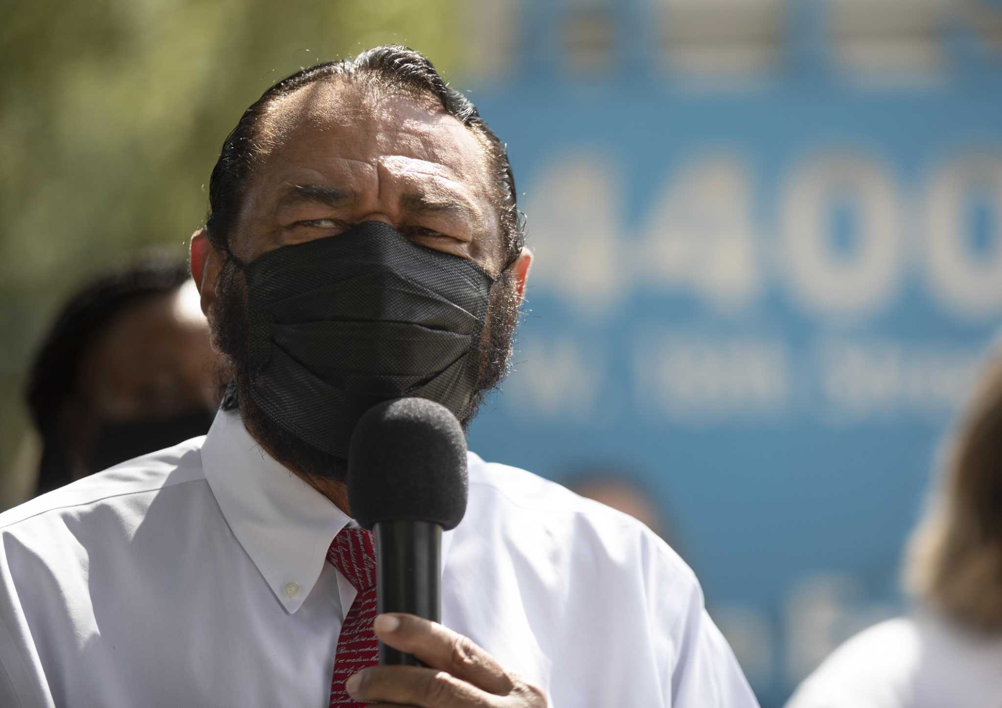 Lawmaker demands Gov. Abbott identify who ‘misled’ him on Uvalde