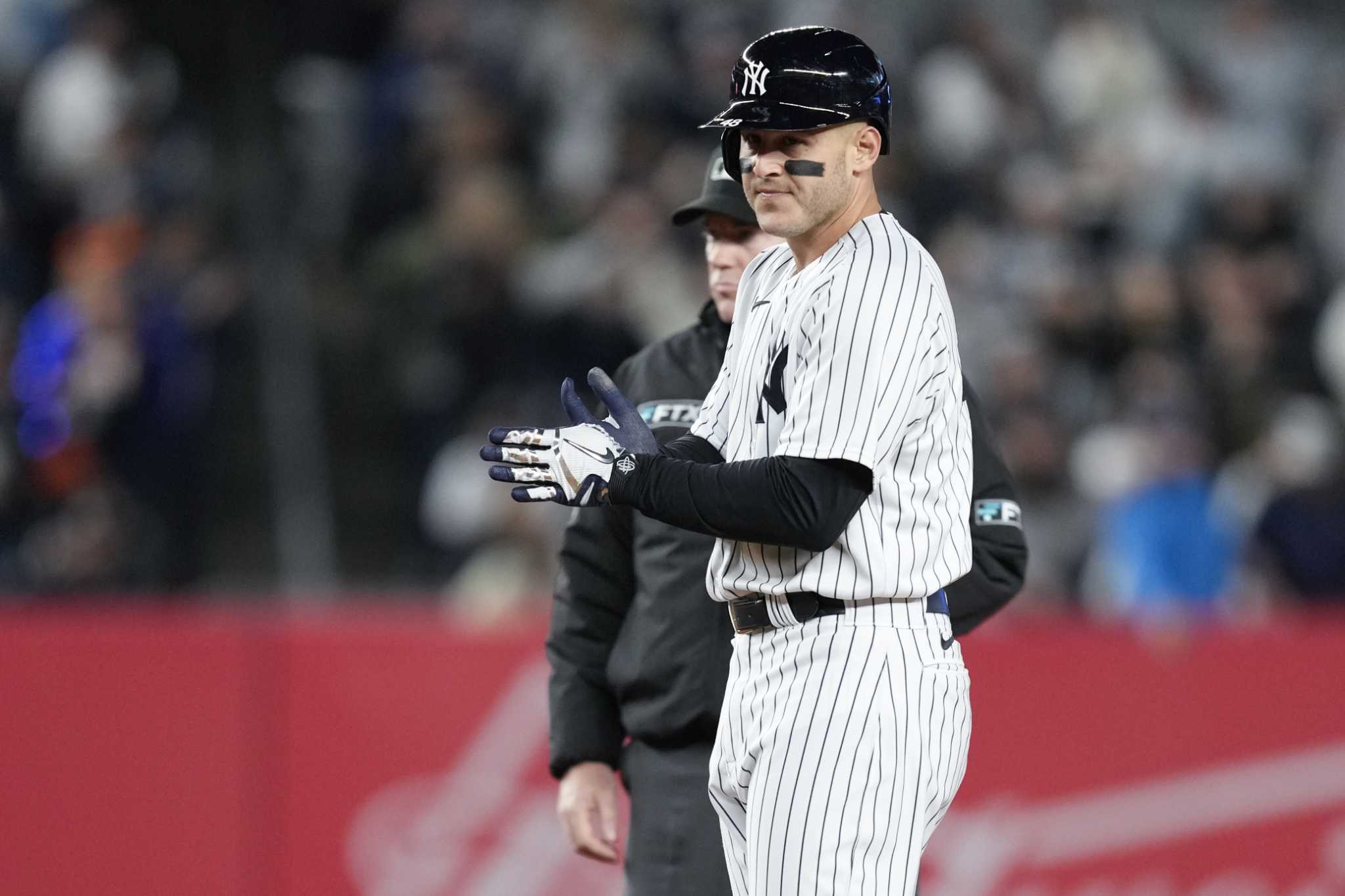 Houston Astros: Pursuit of first baseman could address 2 needs