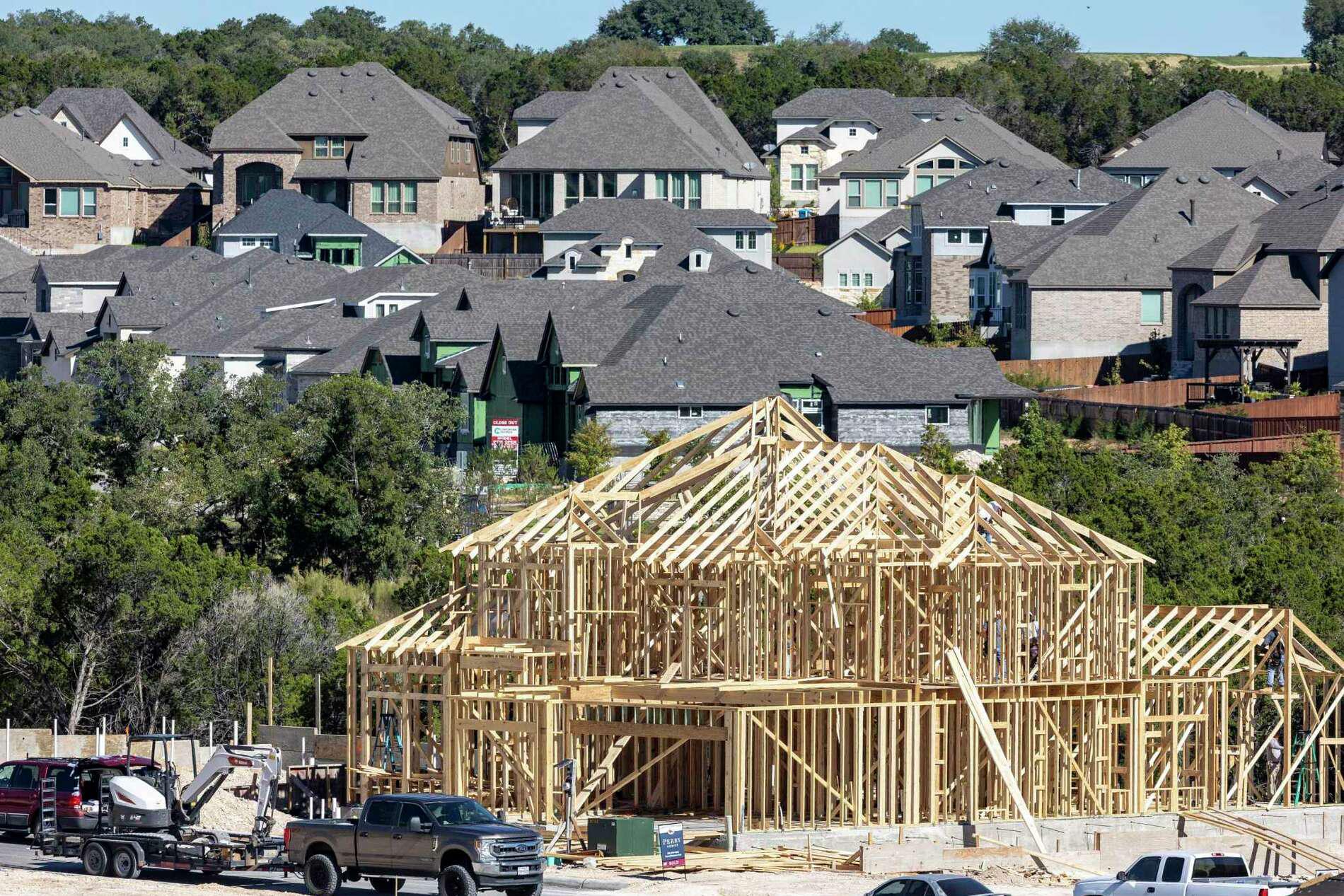 Mortgage rates surge past 7 percent for the first time since 2002
