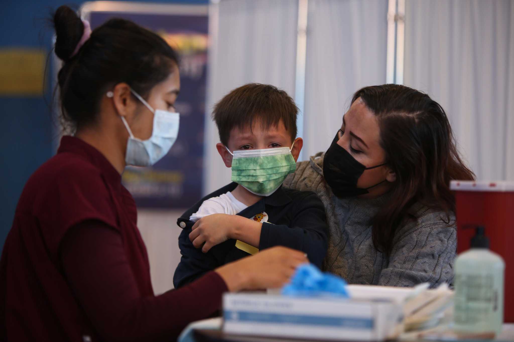 California lawmakers aren’t rushing to require school COVID vaccines