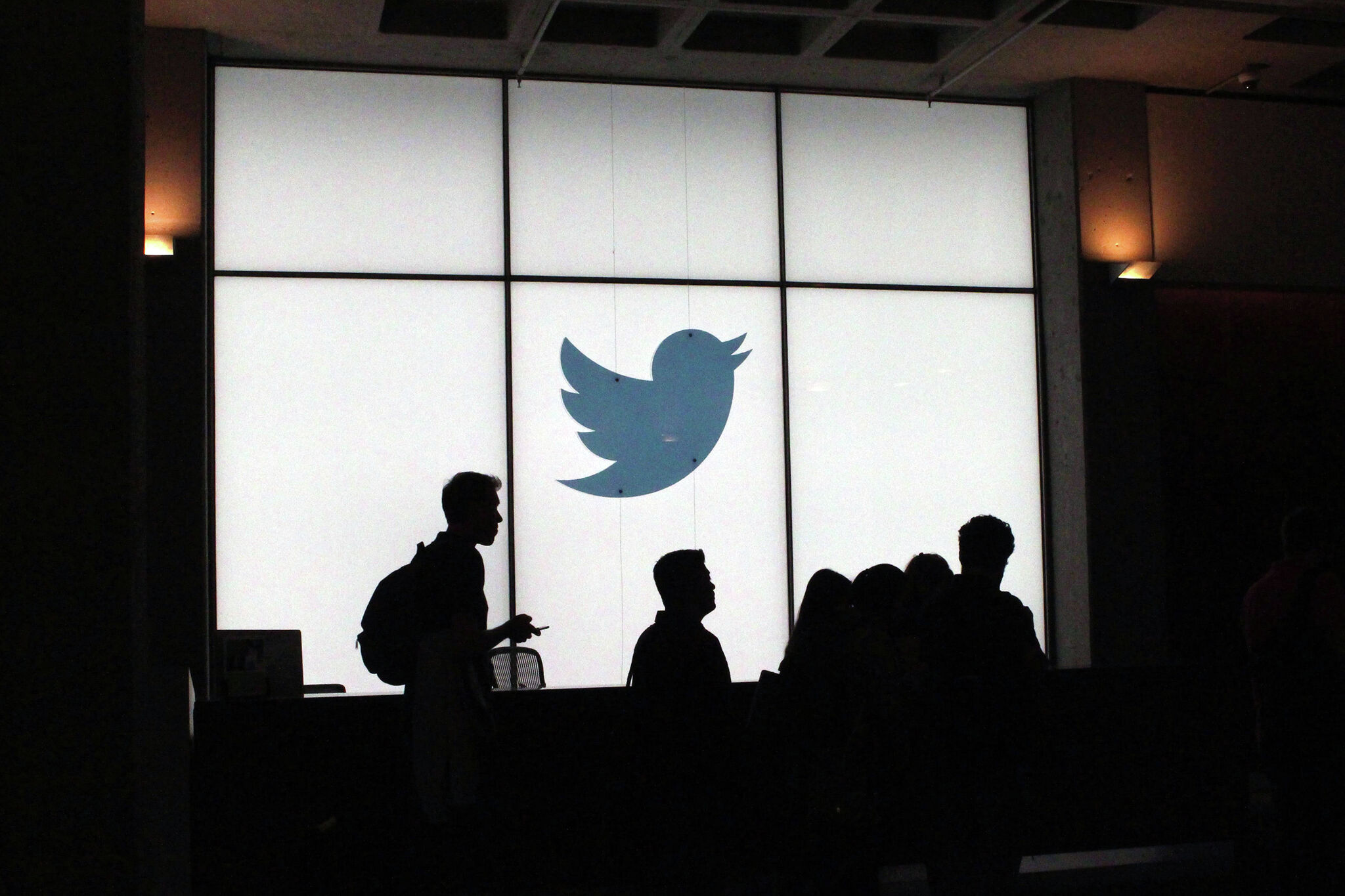 On eve of mass layoffs, Twitter employees say goodbye after being abruptly cut off from work emails, Slack