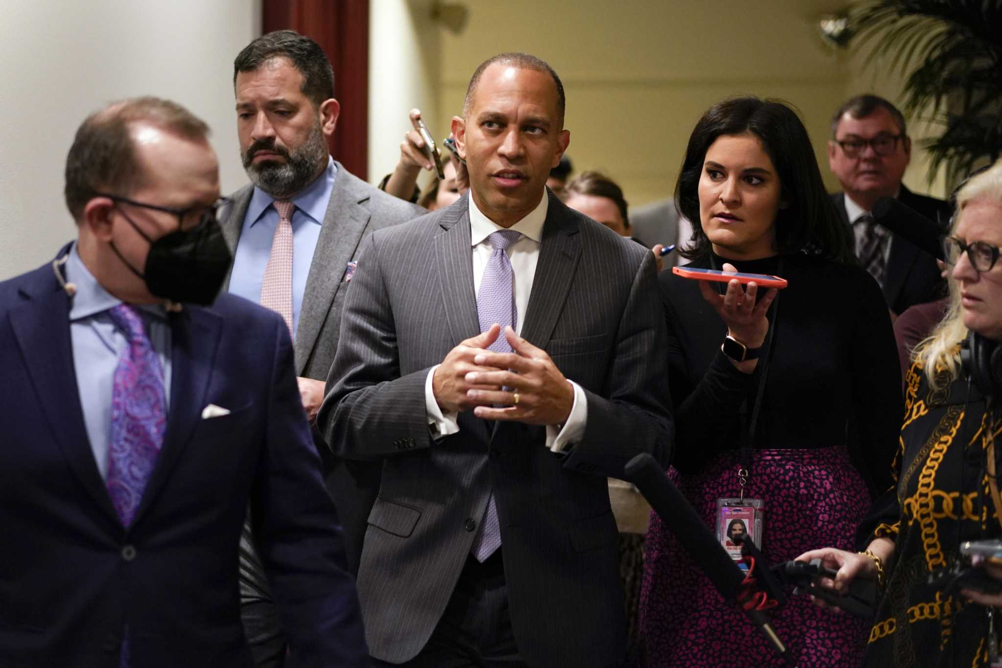 Nancy Pelosi's replacement: What to know about Hakeem Jeffries