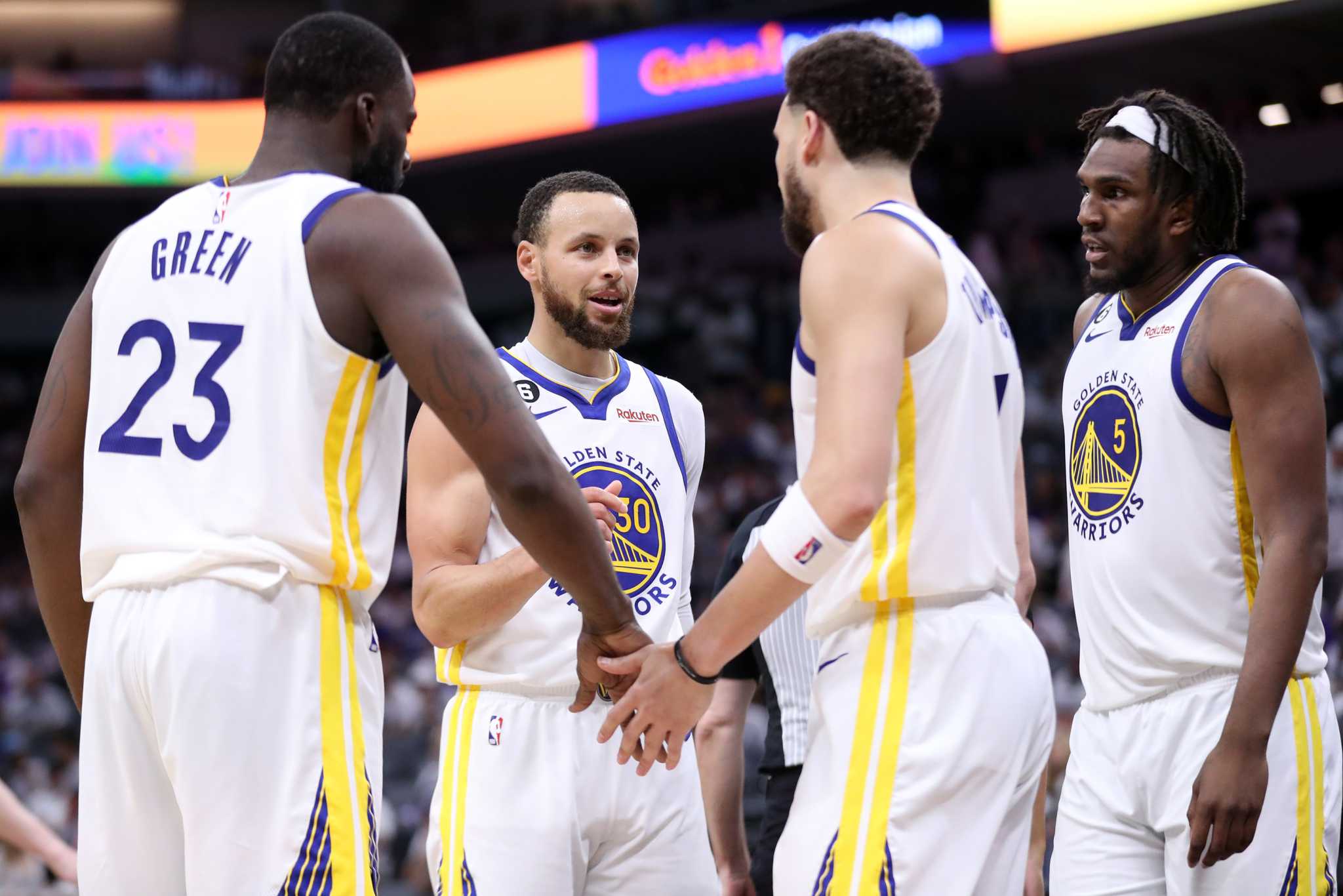 Warriors roundtable: How to stop Lakers' big men and predictions