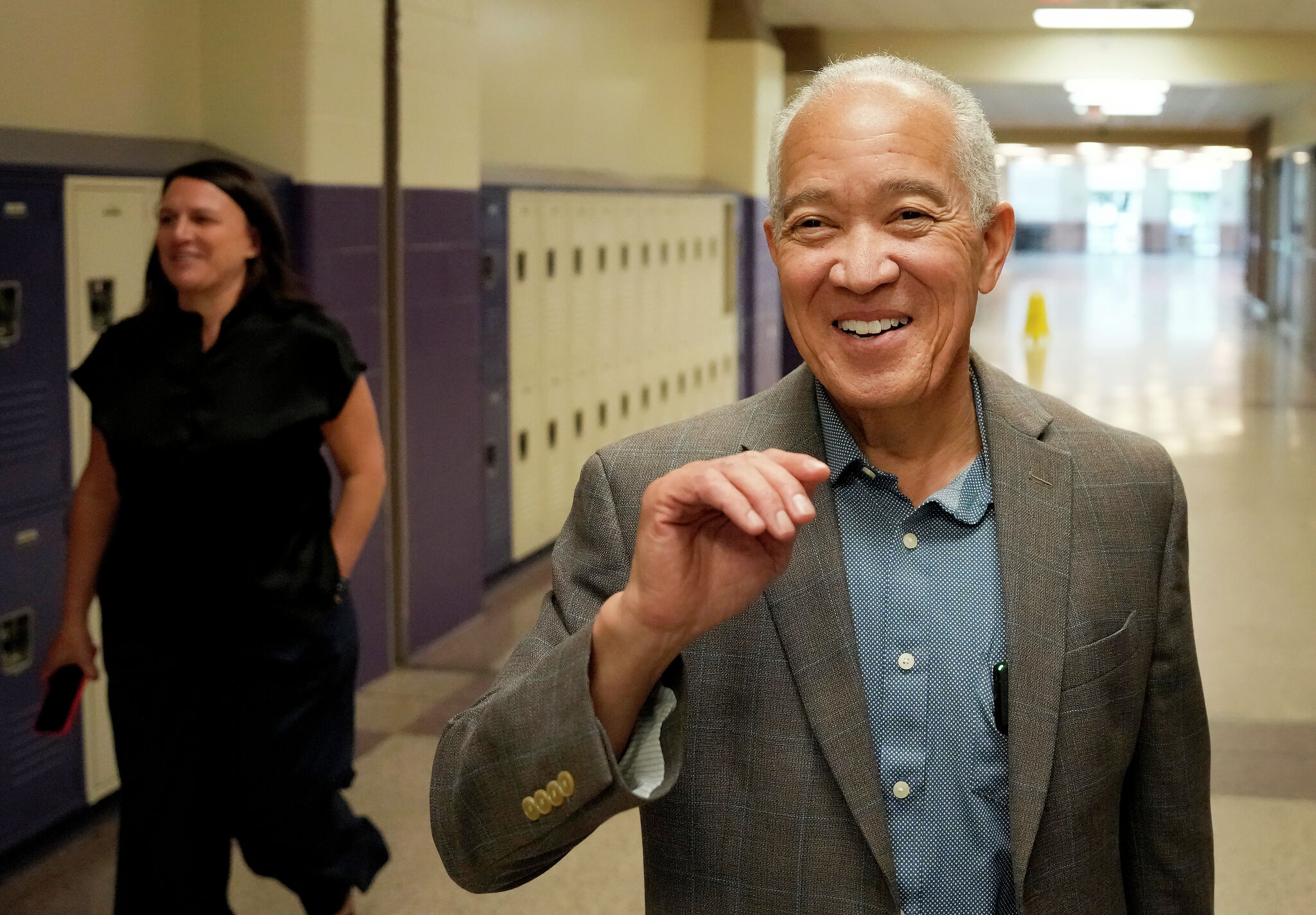 HISD: Mike Miles unveils reform plan requiring some staff to reapply