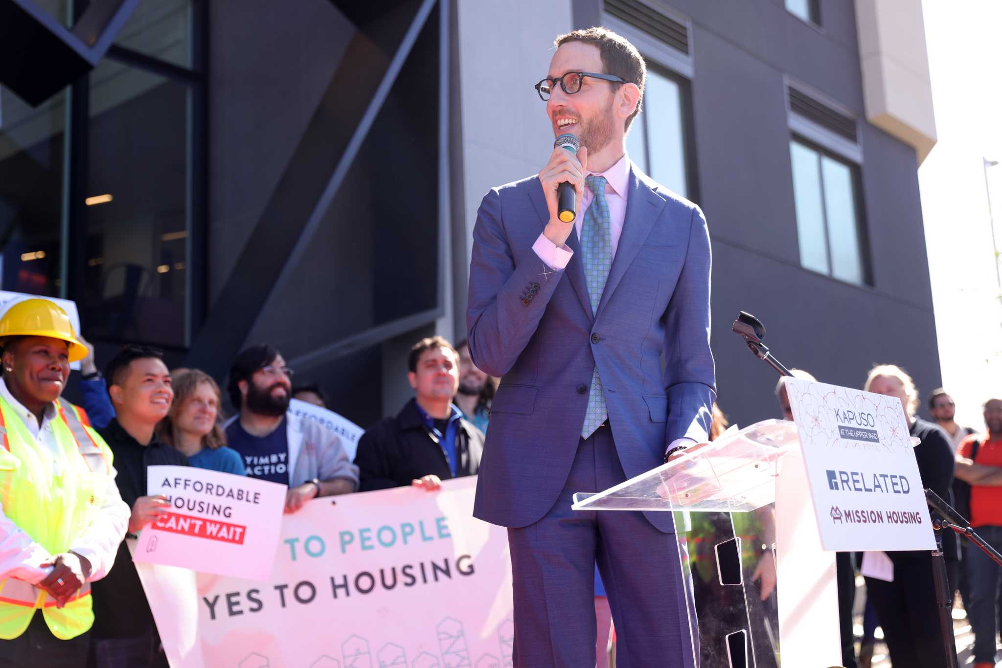 Gavin Newsom signs YIMBY-backed law to fast-track homebuilding