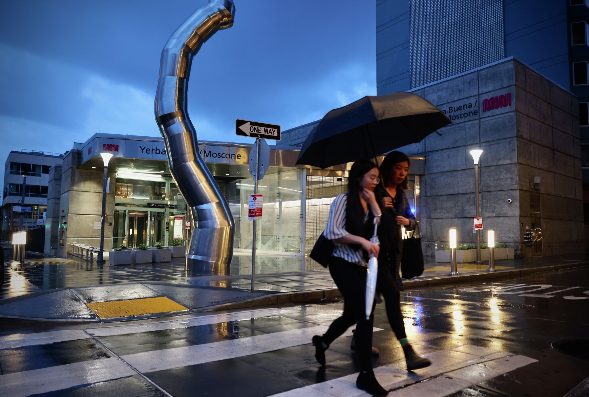 APEC in San Francisco: Storm brings heavy rain, lightning on last day