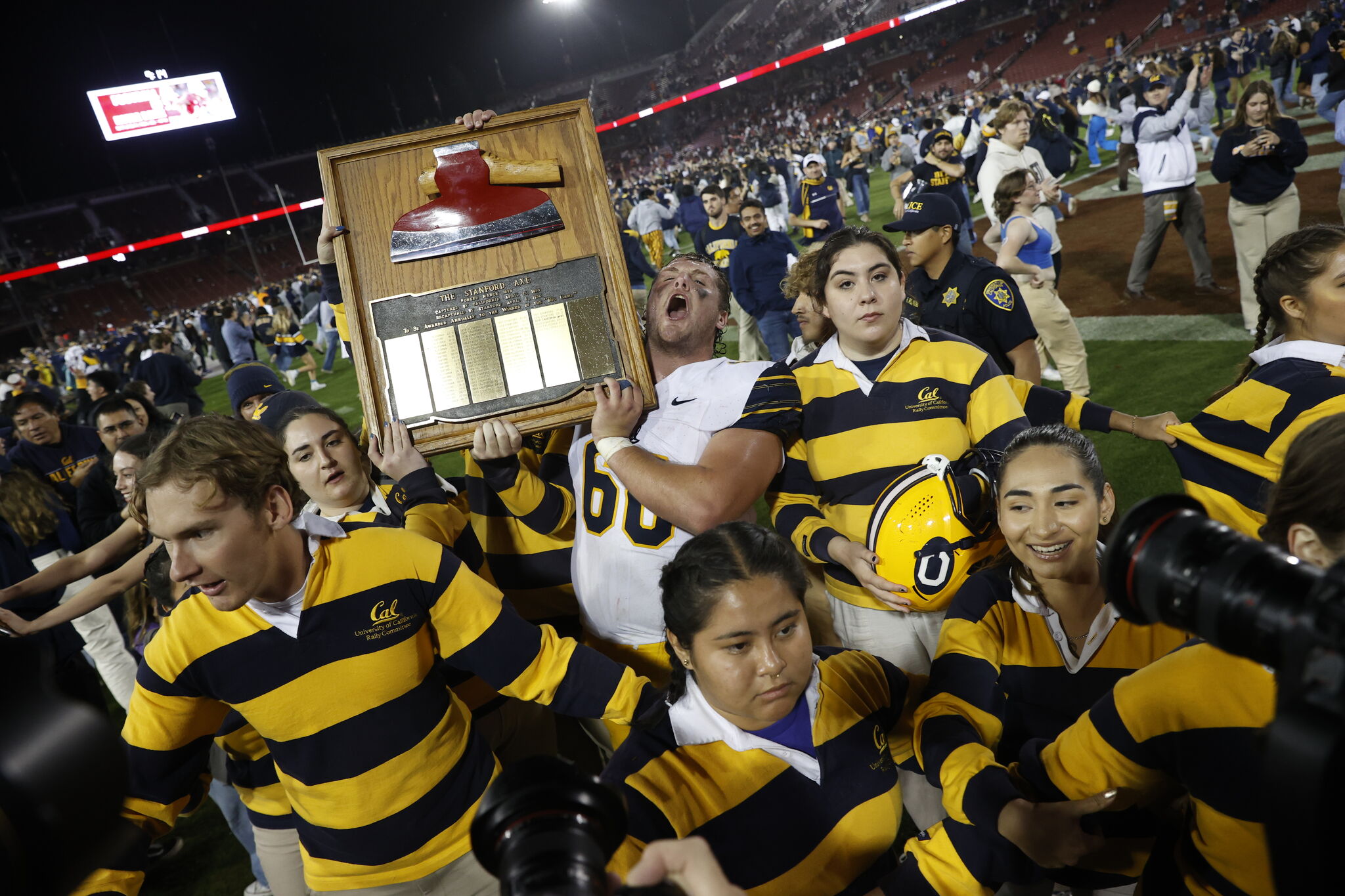 Fernando Mendoza roughed up, Cal tops Stanford in last Pac-12 Big Game