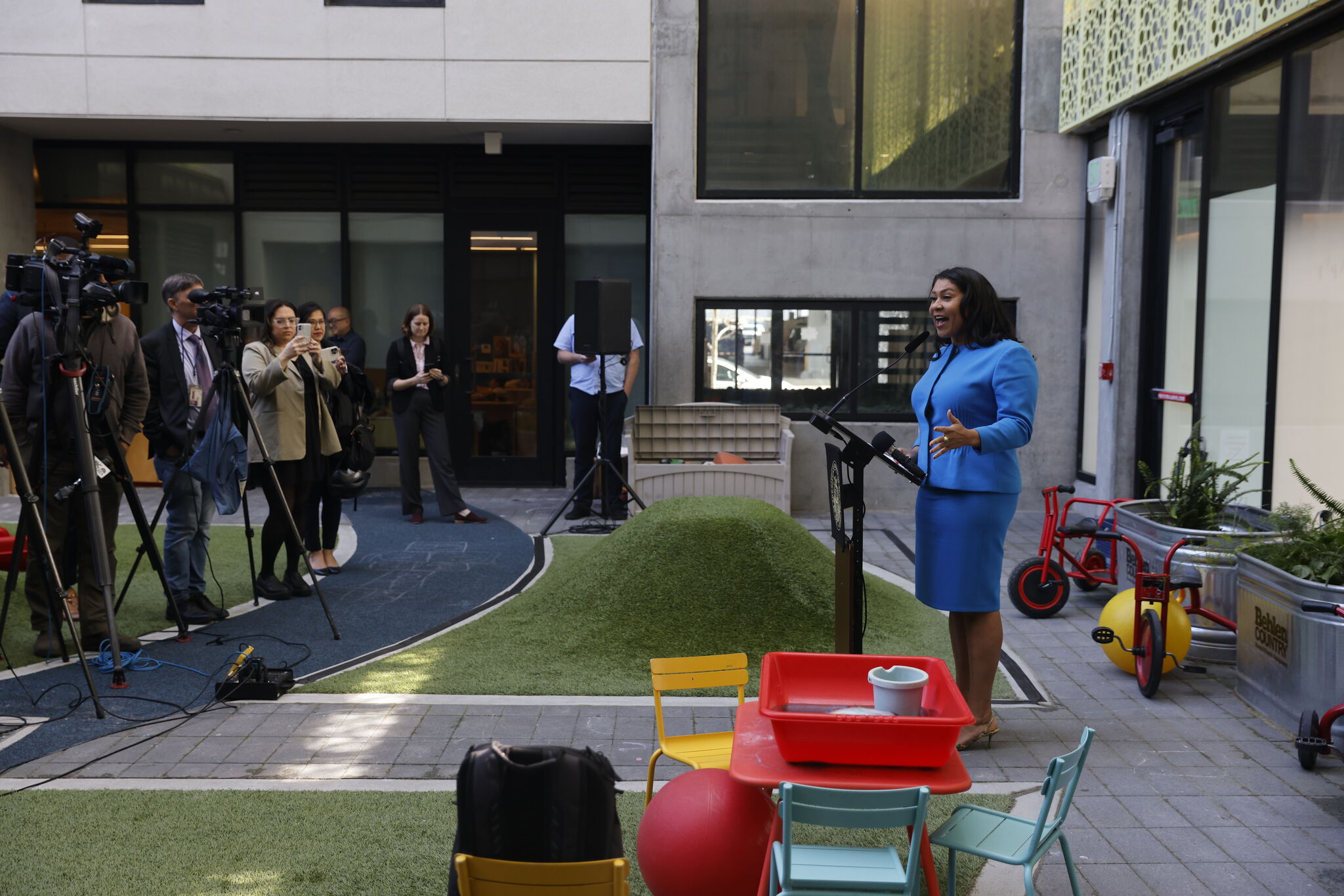 S.F. Macy’s closing is setback for Mayor Breed. How she’s responding