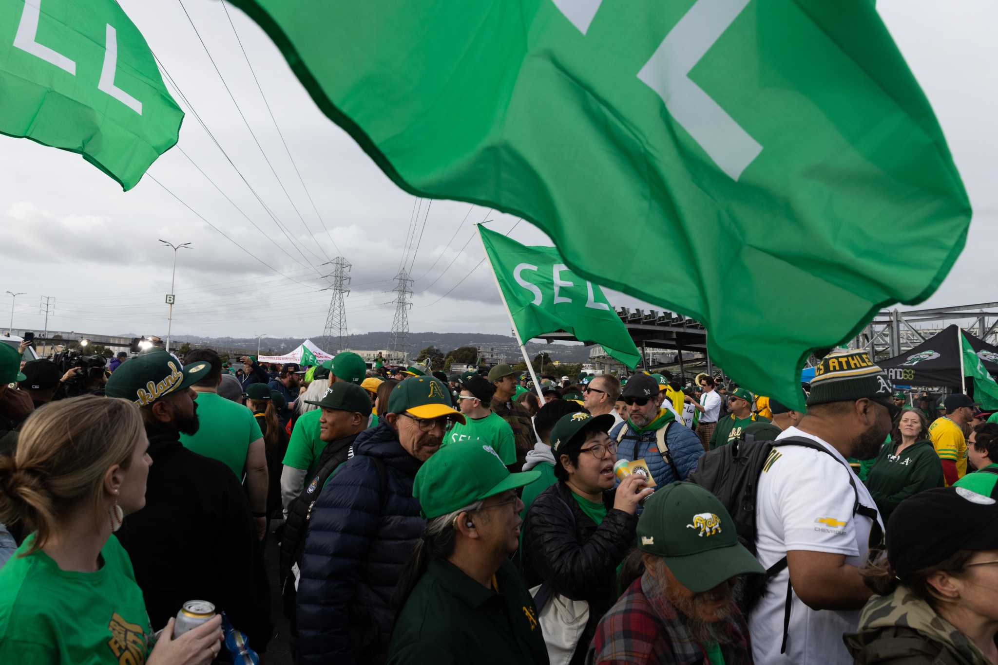 A’s meet with local officials on new Coliseum lease, but no deal yet
