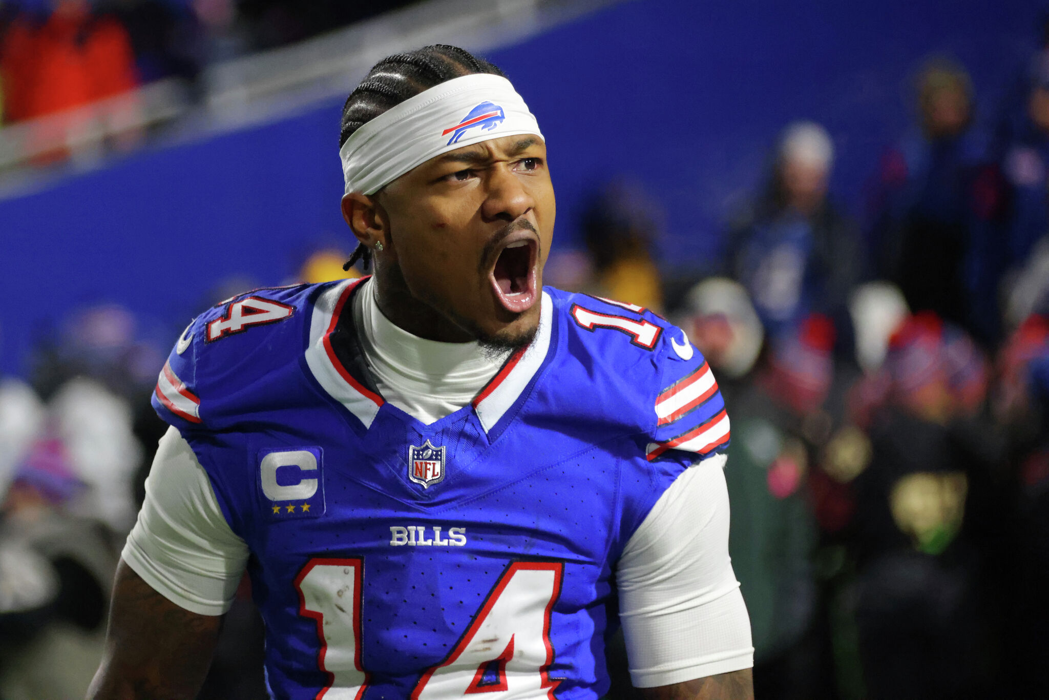 Texans add one of NFL's top WRs with trade for Stefon Diggs