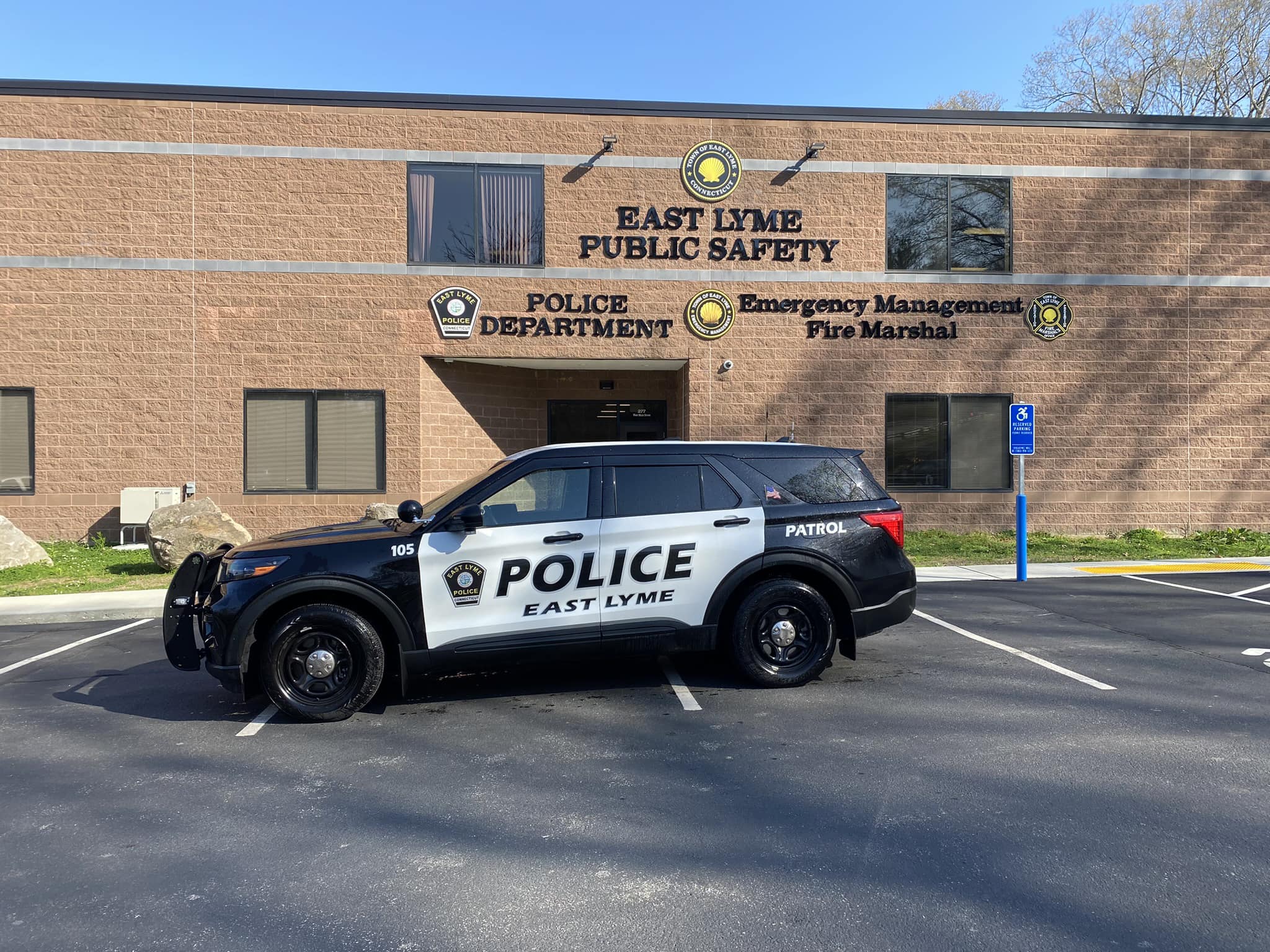 East Lyme snowplow crash on West Main Street causes injuries: Police