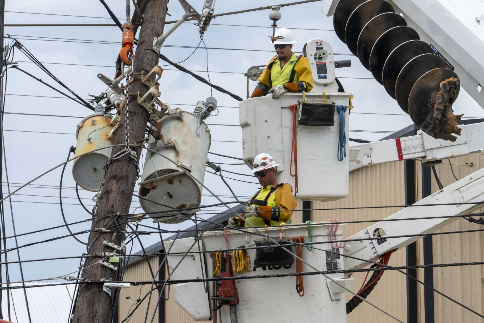 Beryl updates: 500K likely won't have power next week, per CenterPoint
