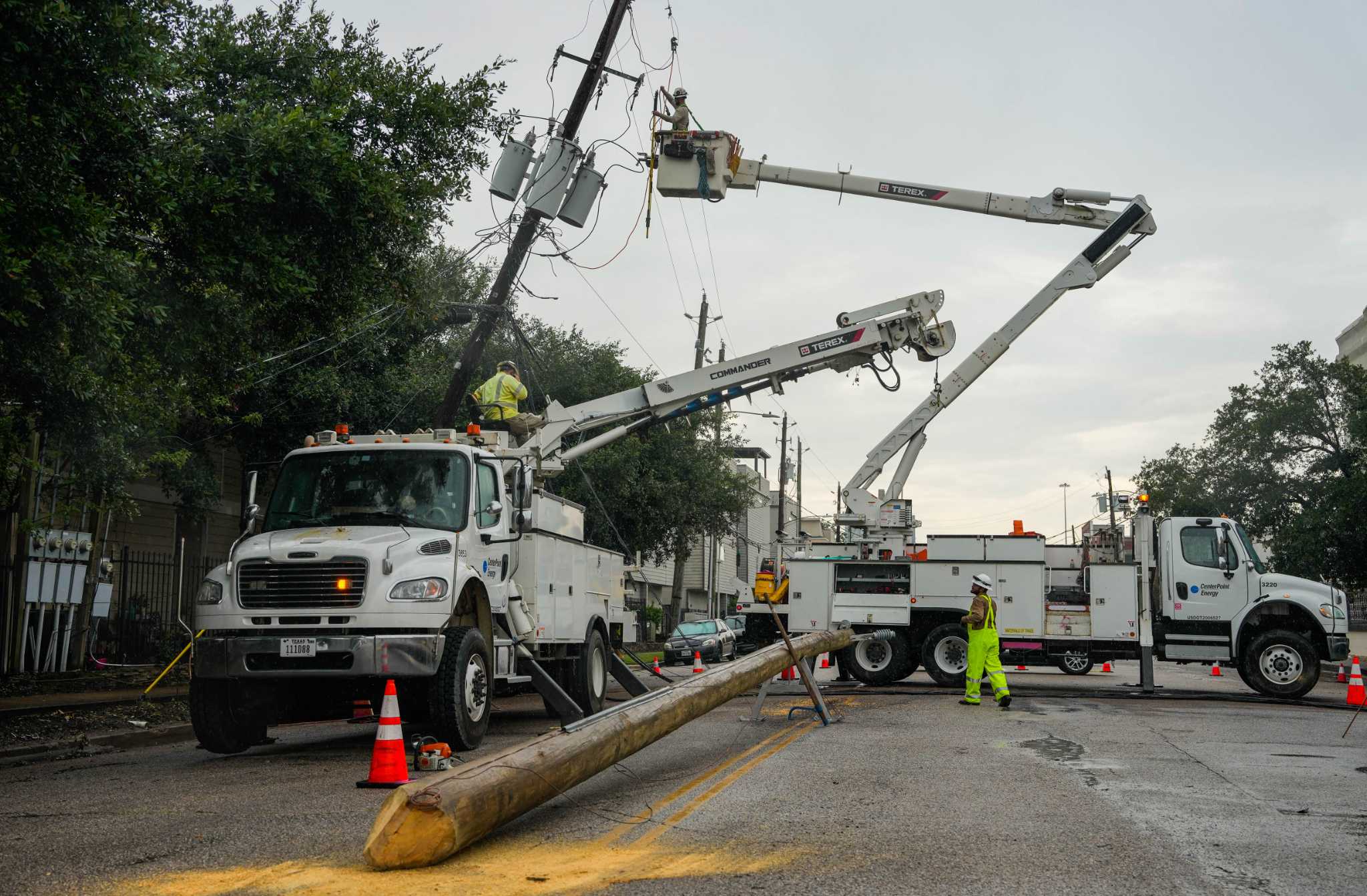 CenterPoint outage: 860K customers remain without power after Beryl