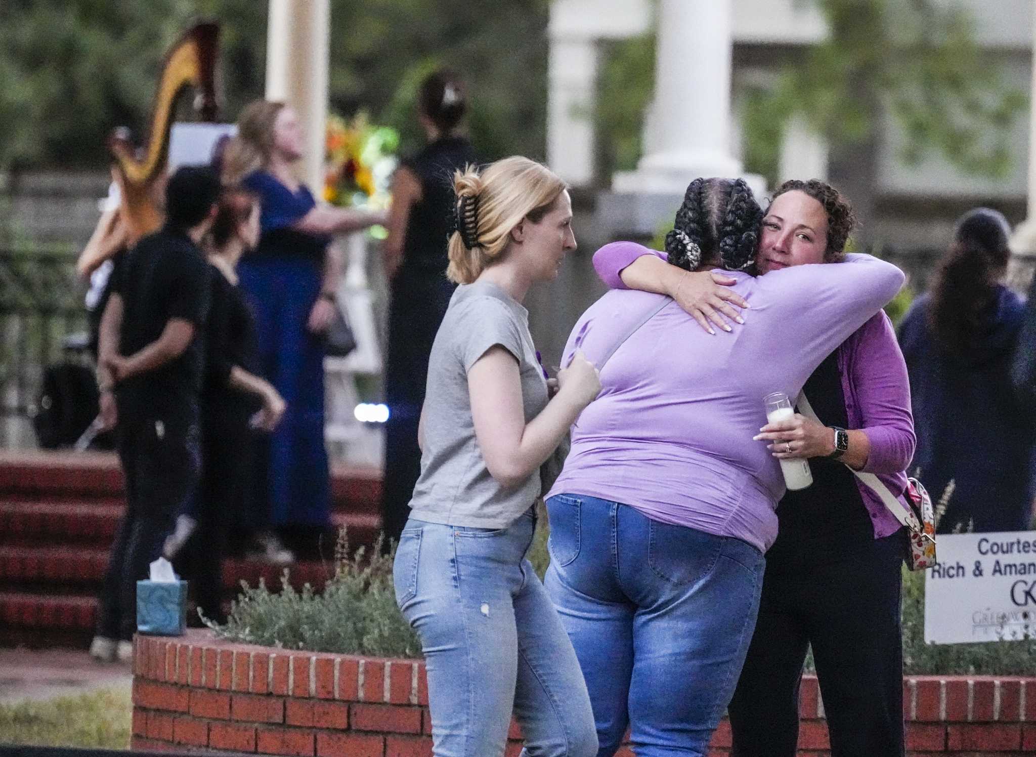 Heights vigil honors life of pregnant mother Christa Gilley