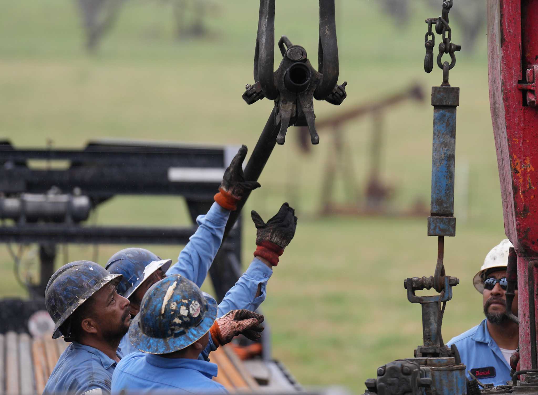 Texas bill to plug uncapped oil wells could create 150,000 jobs