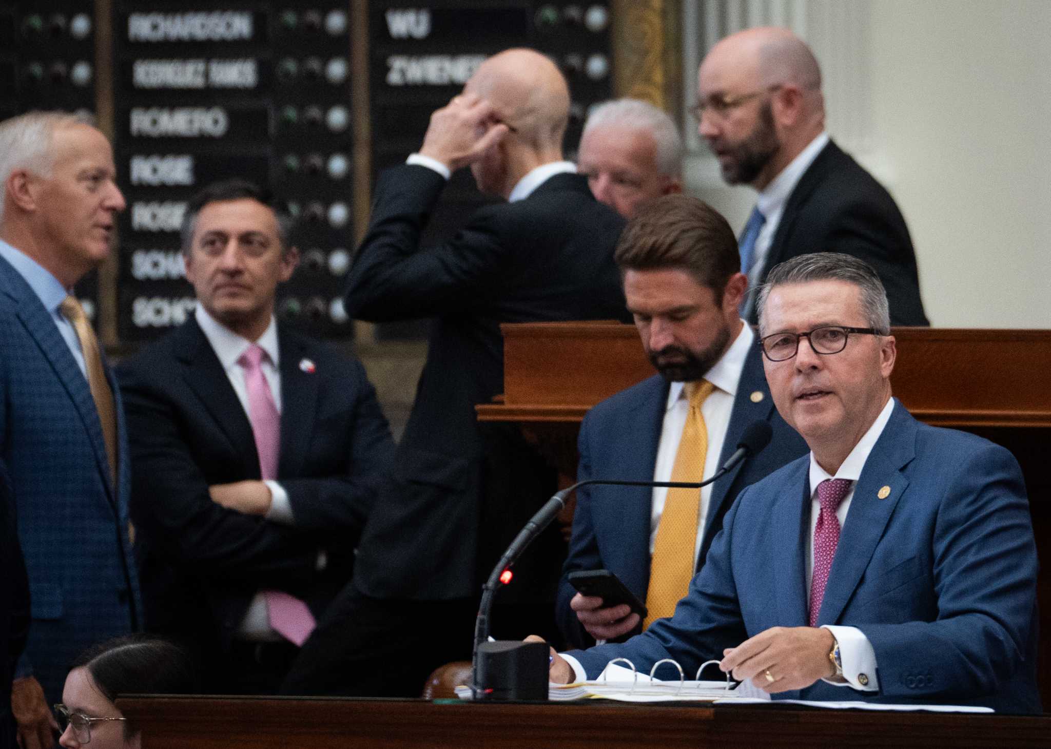 Some Texas lawmakers felt forced to back Abbott's school choice bill