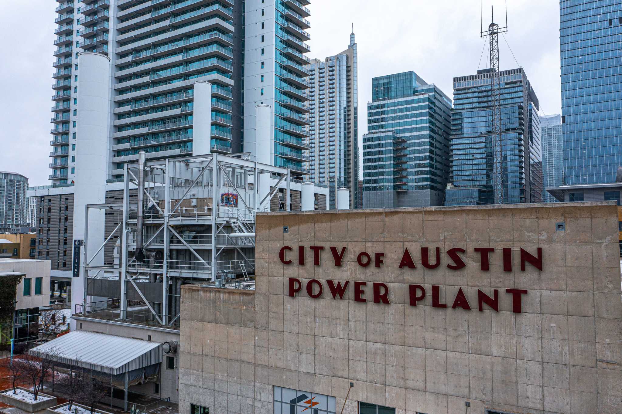 We're tracking power outages in Austin and Central Texas, plus ERCOT grid updates