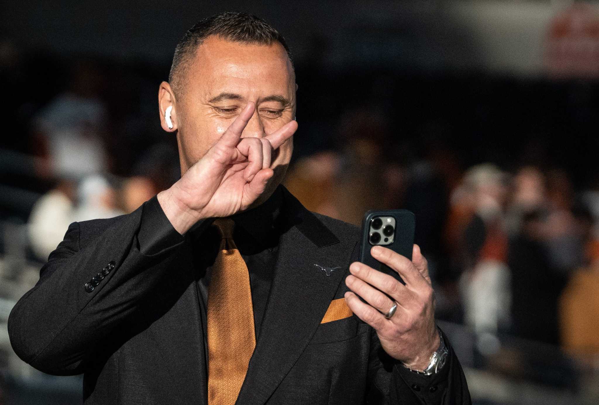 Steve Sarkisian contract: Texas football coach agrees to extension