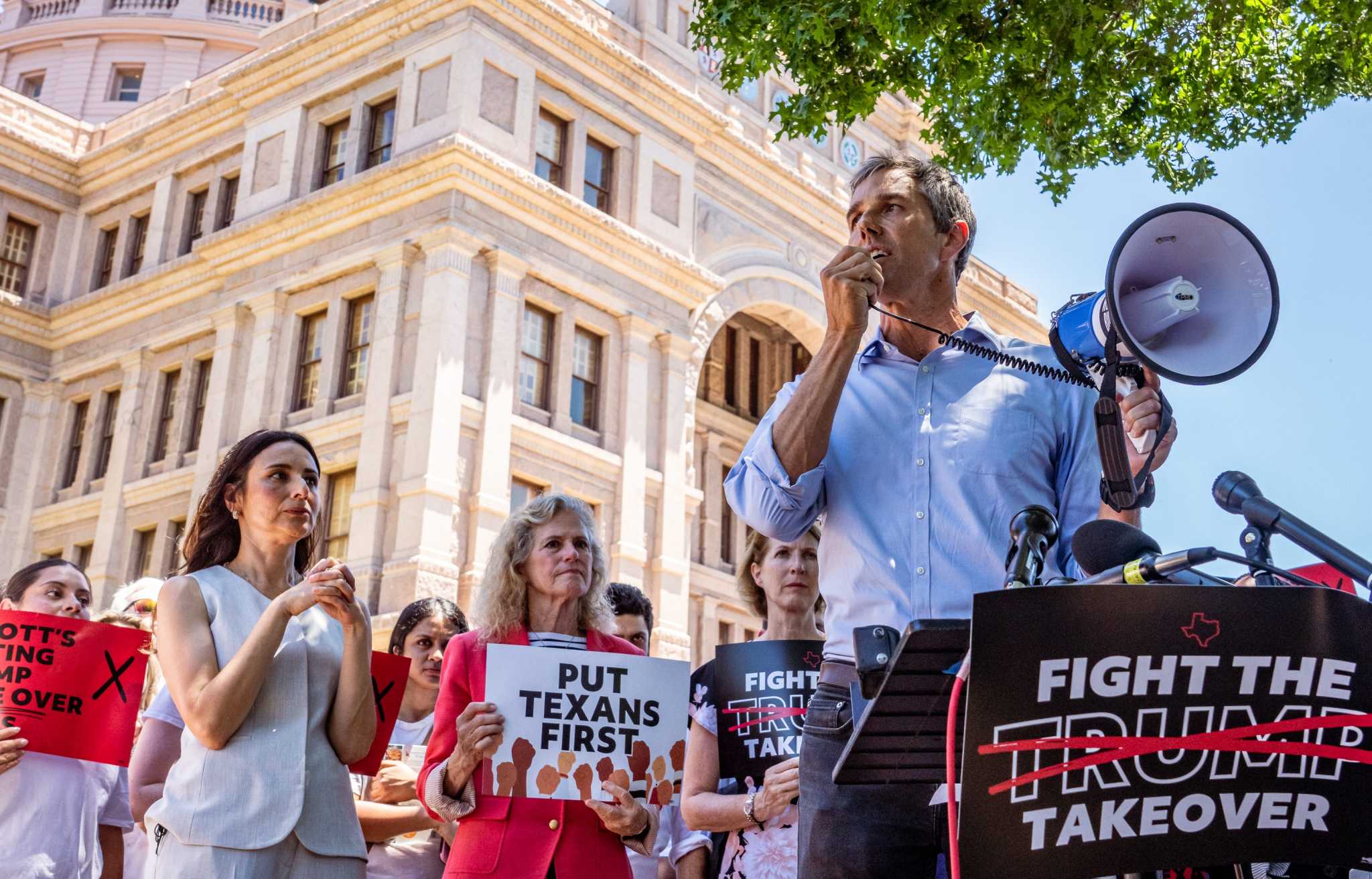 O’Rourke, Casar join Fight the Trump Takeover in Austin, see photos