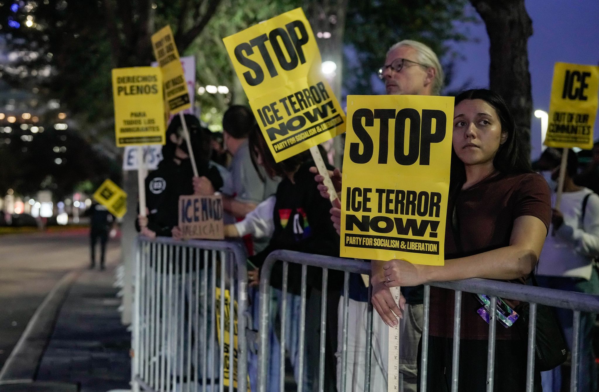 Renee Nicole Good: Houston residents protest Minneapolis ICE shooting