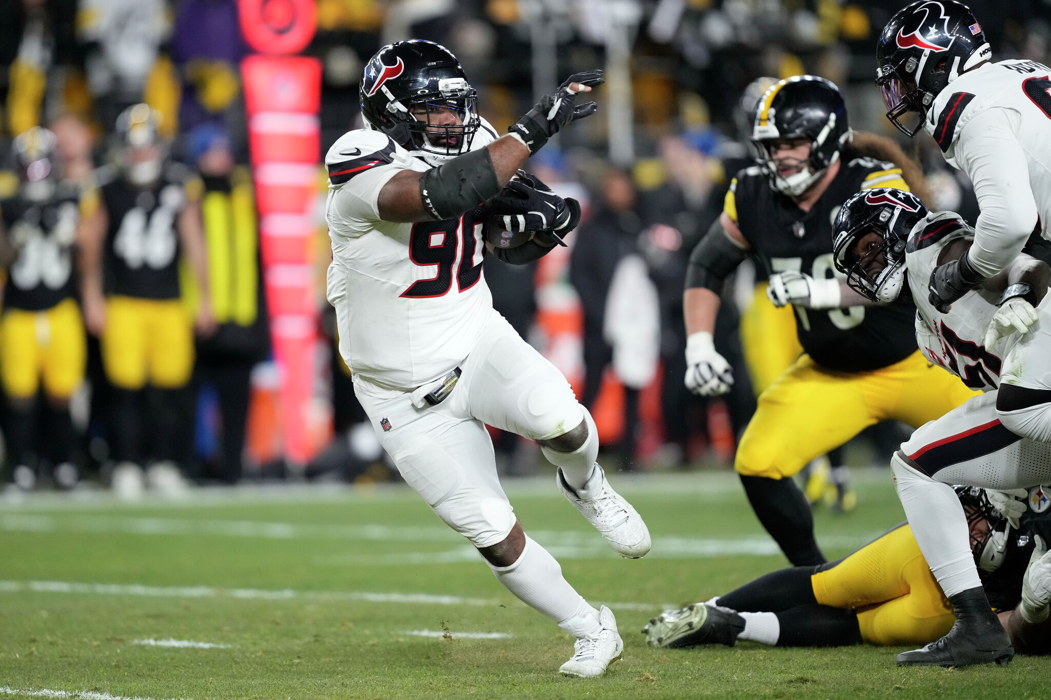 Houston Texans front four is strong in the middle, too