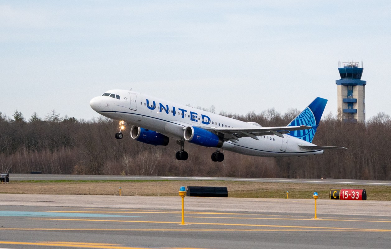 United Airlines to begin non-stop service to Houston airport
