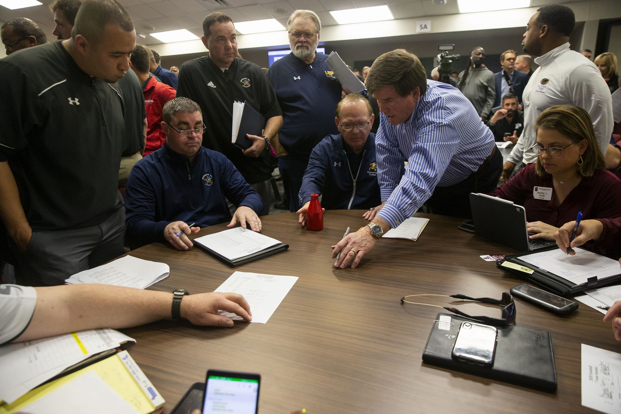 'It is mass chaos': Area football coaches forced to navigate UIL's plan, health mandates to change schedules
