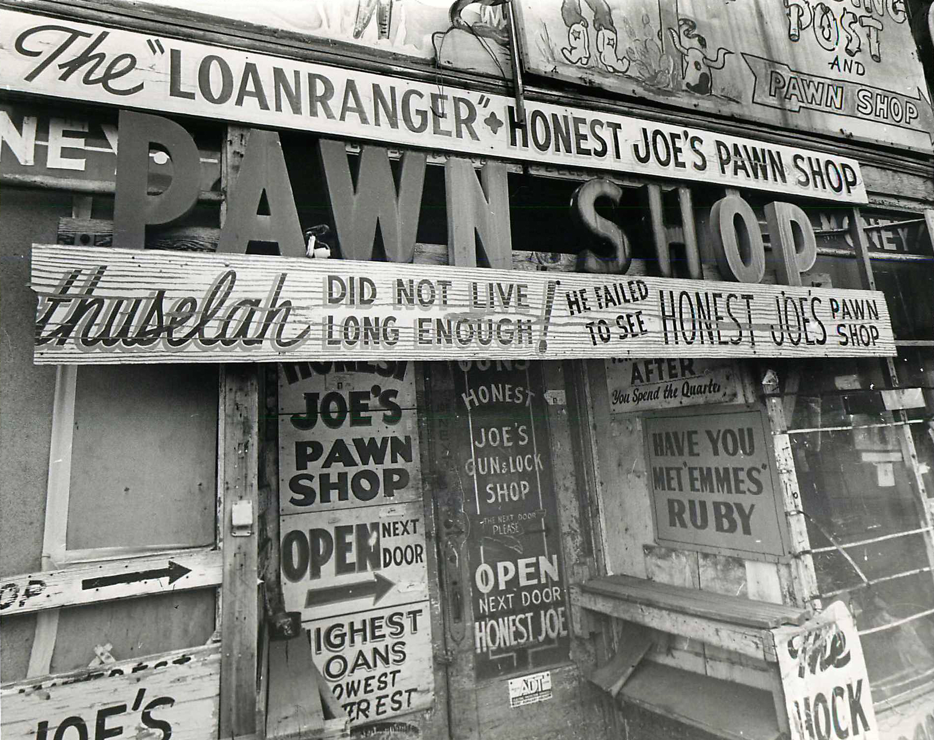 Where one man's trash became another man's treasure: Pawnshops lined Elm Street in Deep Ellum for decades