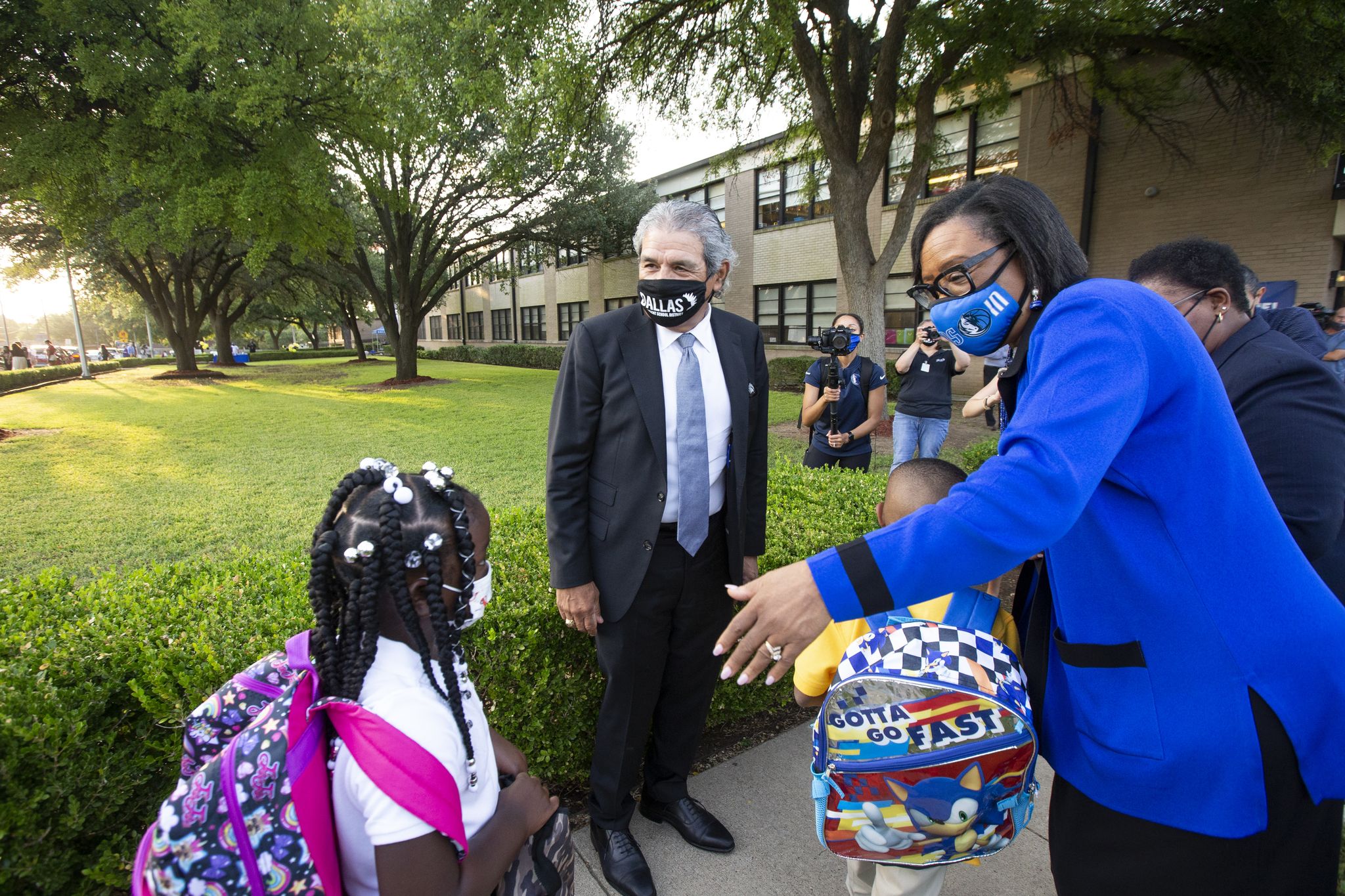 Dallas schools to require masks in defiance of Gov. Abbott's order