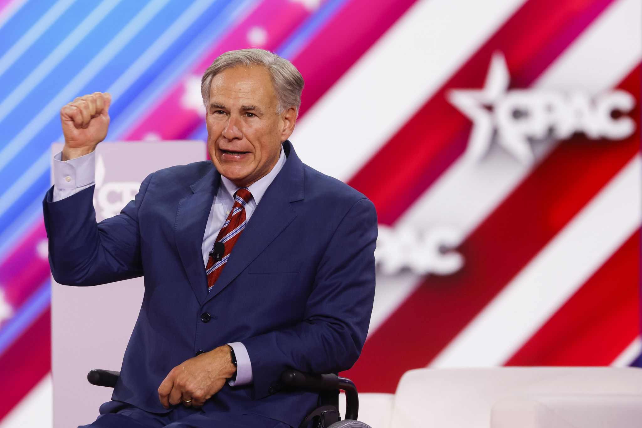 Abbott touts Texas as CPAC kicks off in Dallas