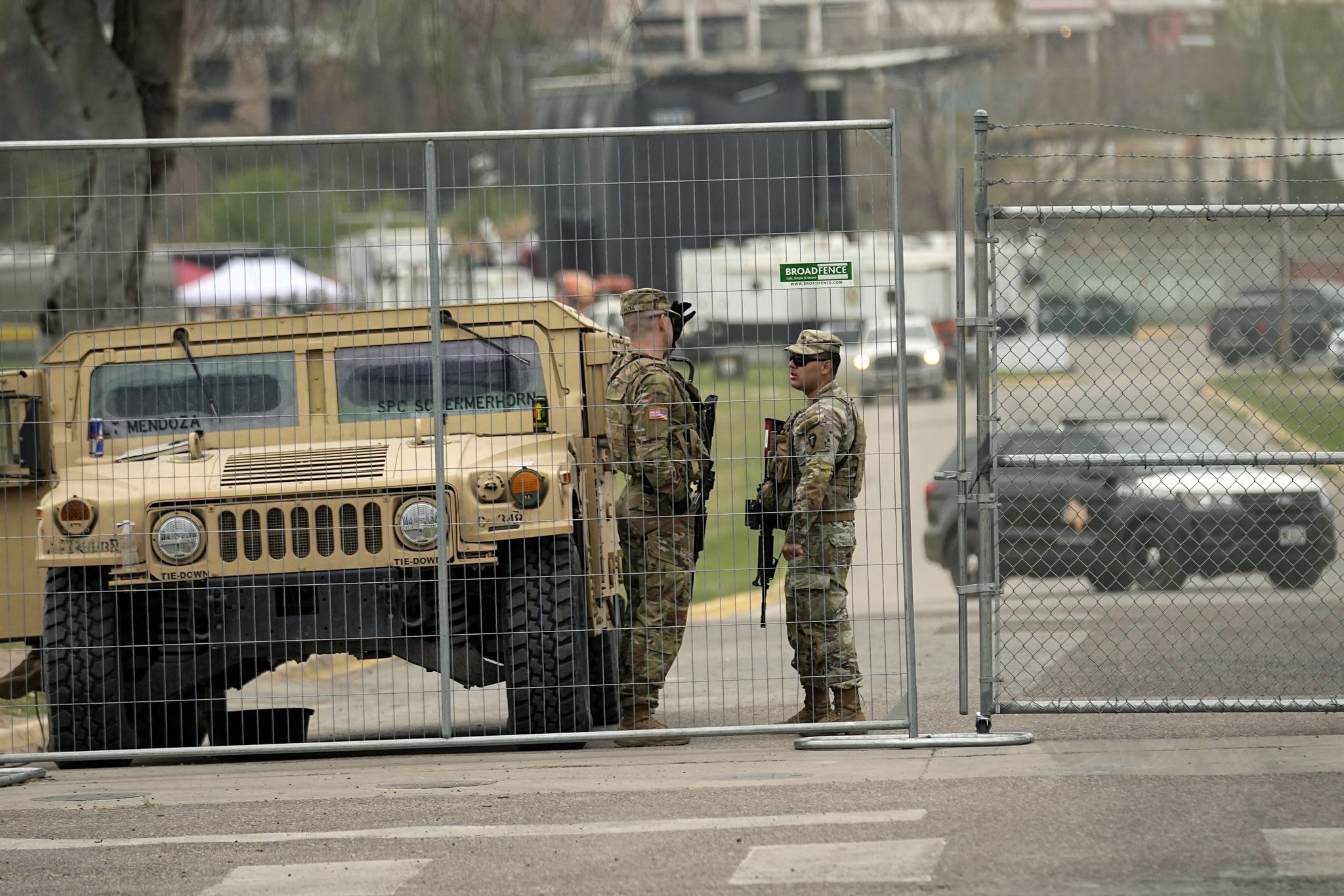 Federal appeals court allows Texas to enforce immigration law