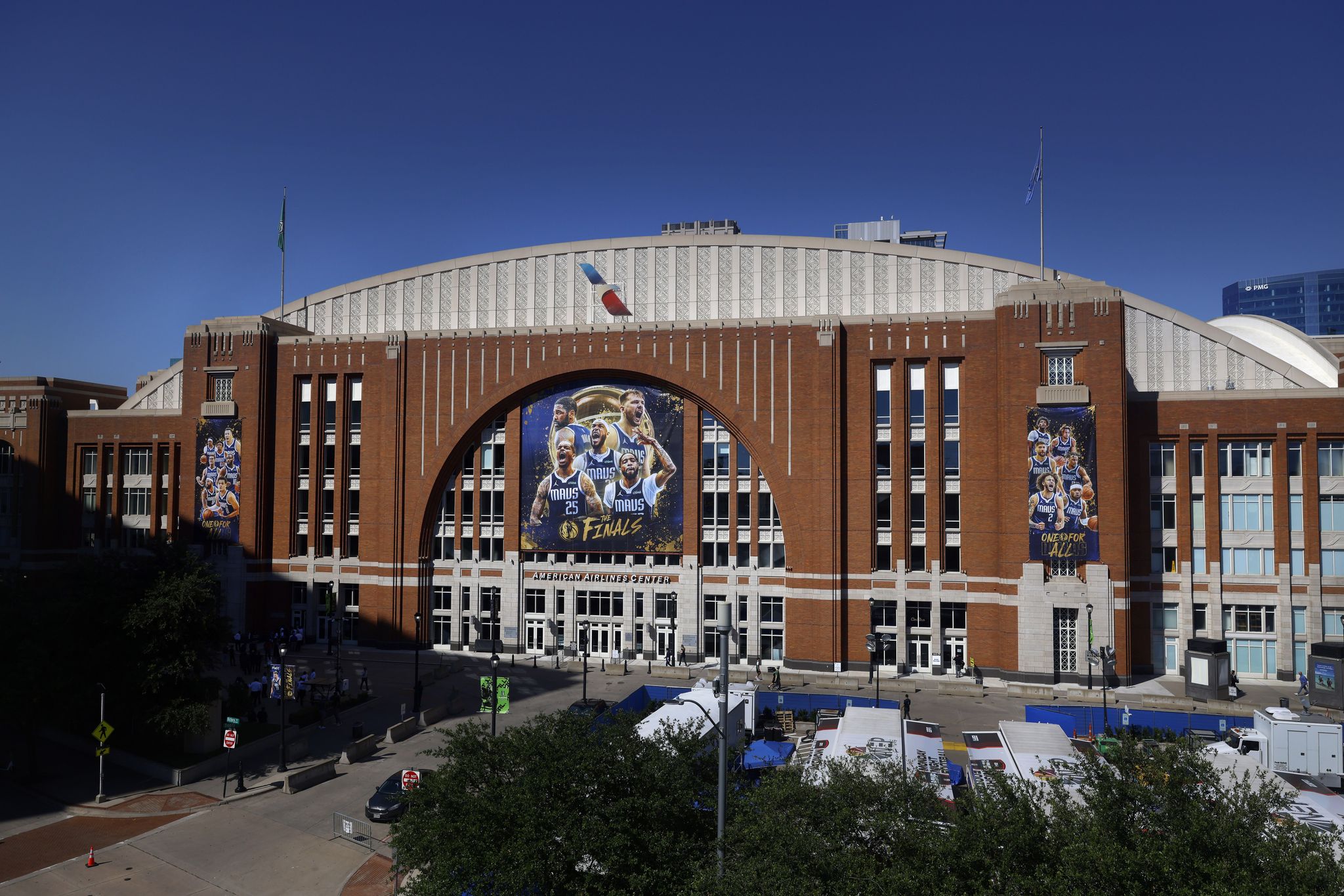American Airlines Center renovations planned for Mavericks, Stars fans