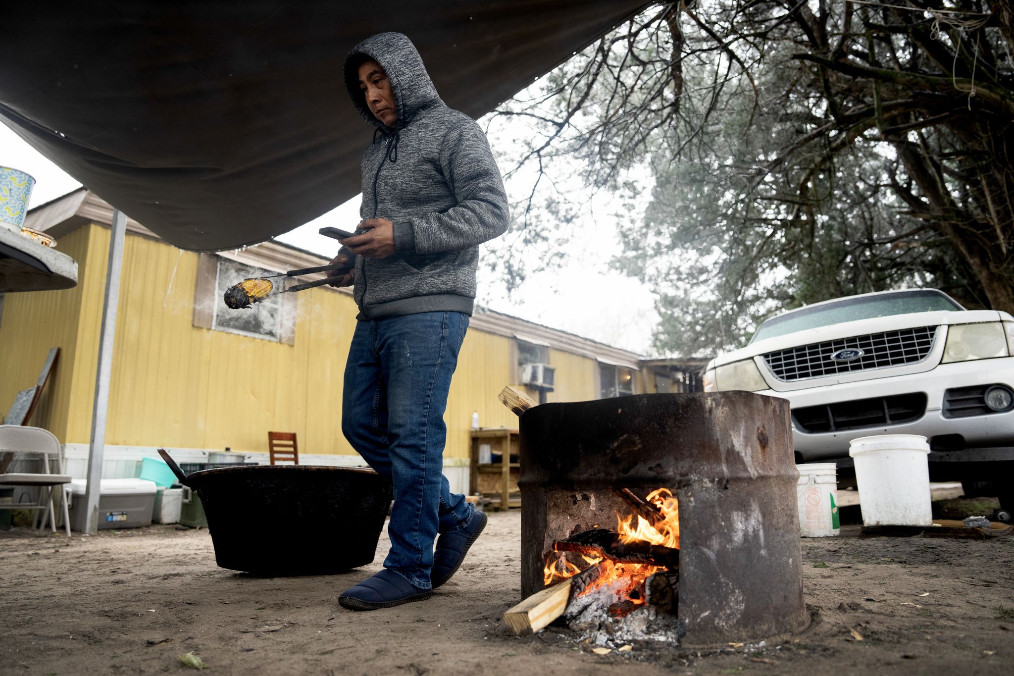 Frigid temperatures settle in, Metro to resume service