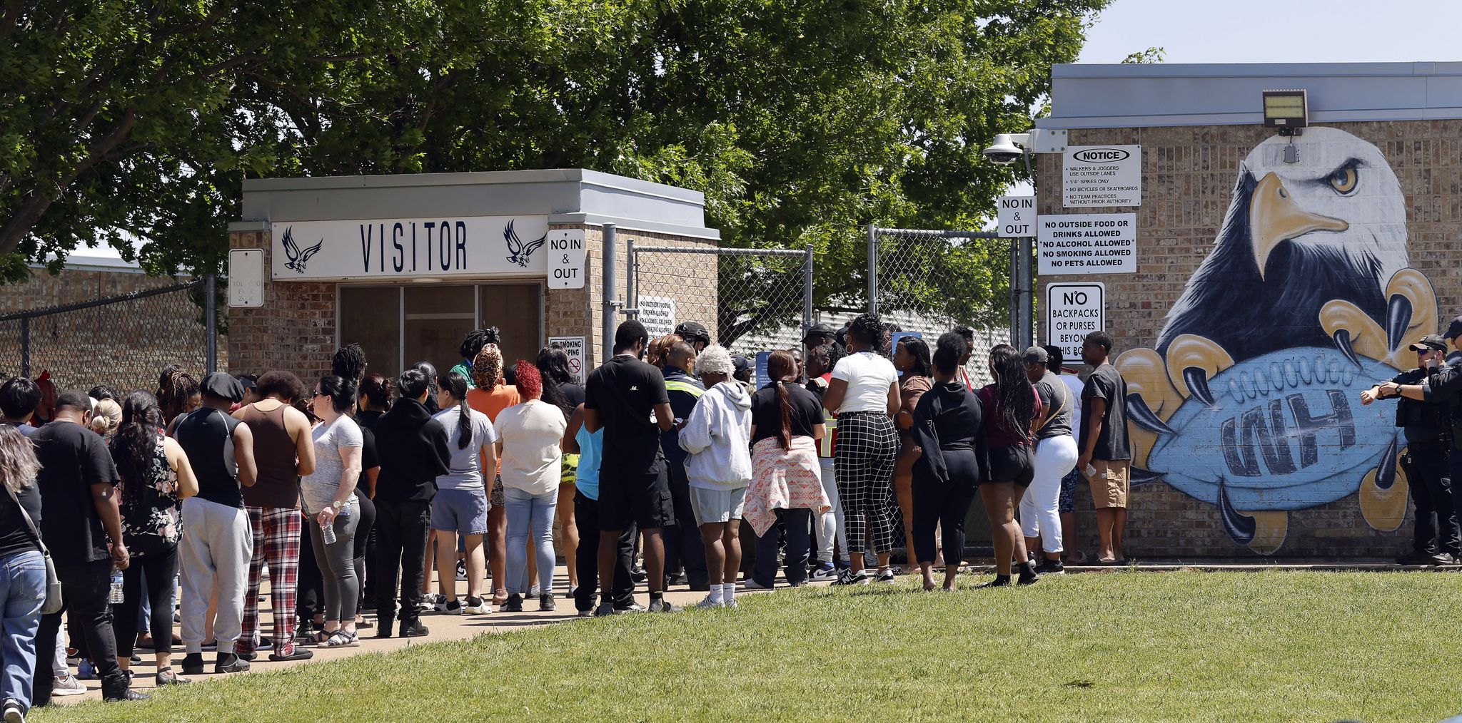 Texas politicians react to shooting at Wilmer-Hutchins High School