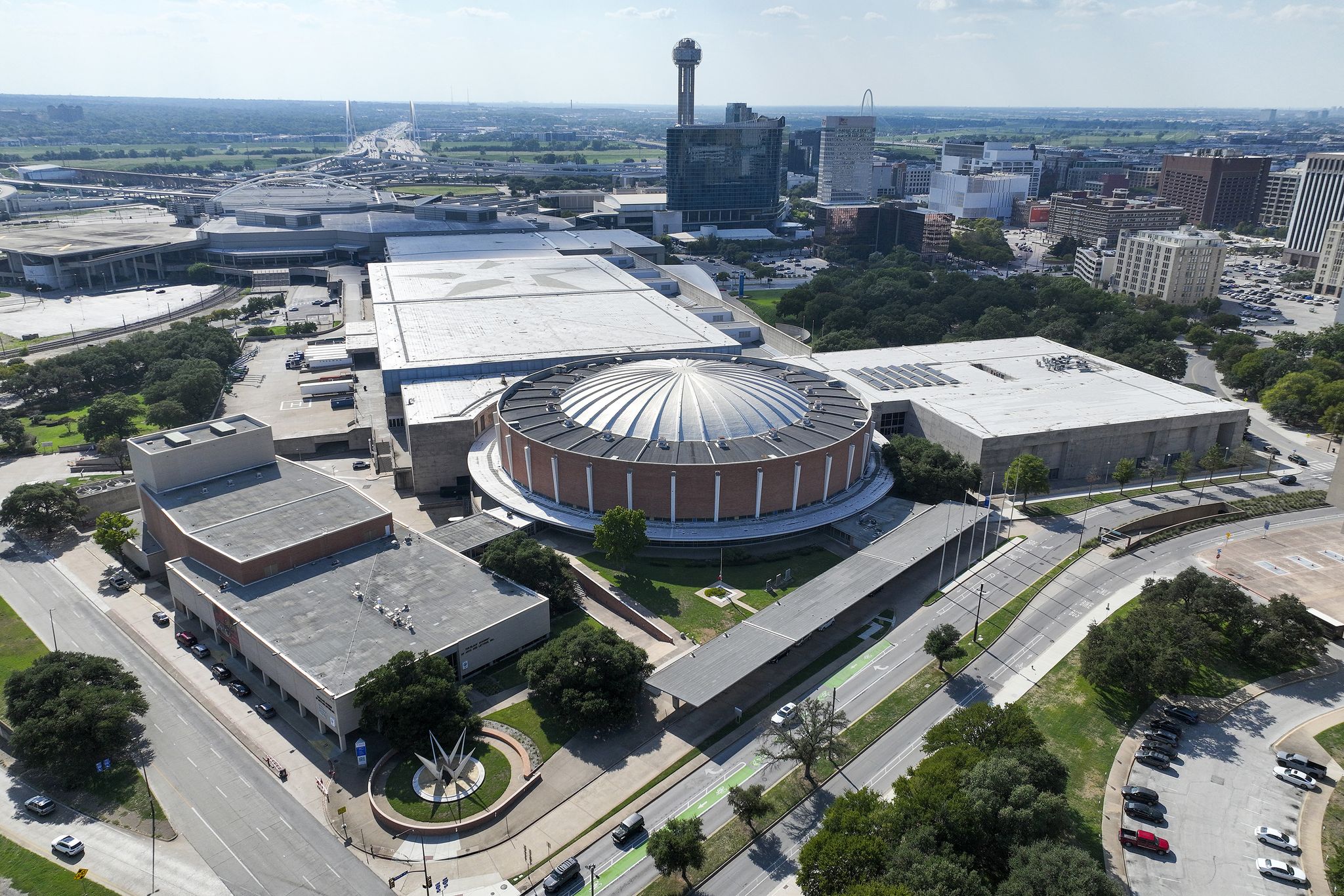 Could $3.7B convention center redevelopment clear site for new Mavs arena?