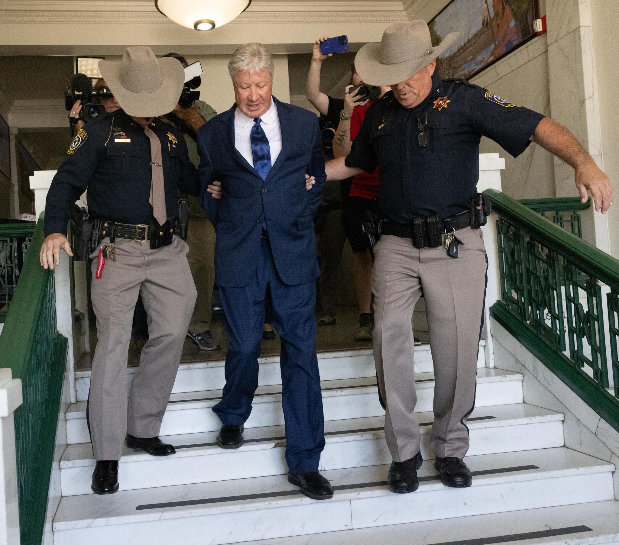 Robert Morris, Gateway Church founder, pleads guilty to child sex abuse charges