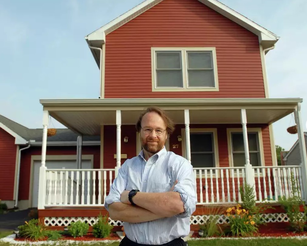 Why homes are turning gray in Connecticut and beyond
