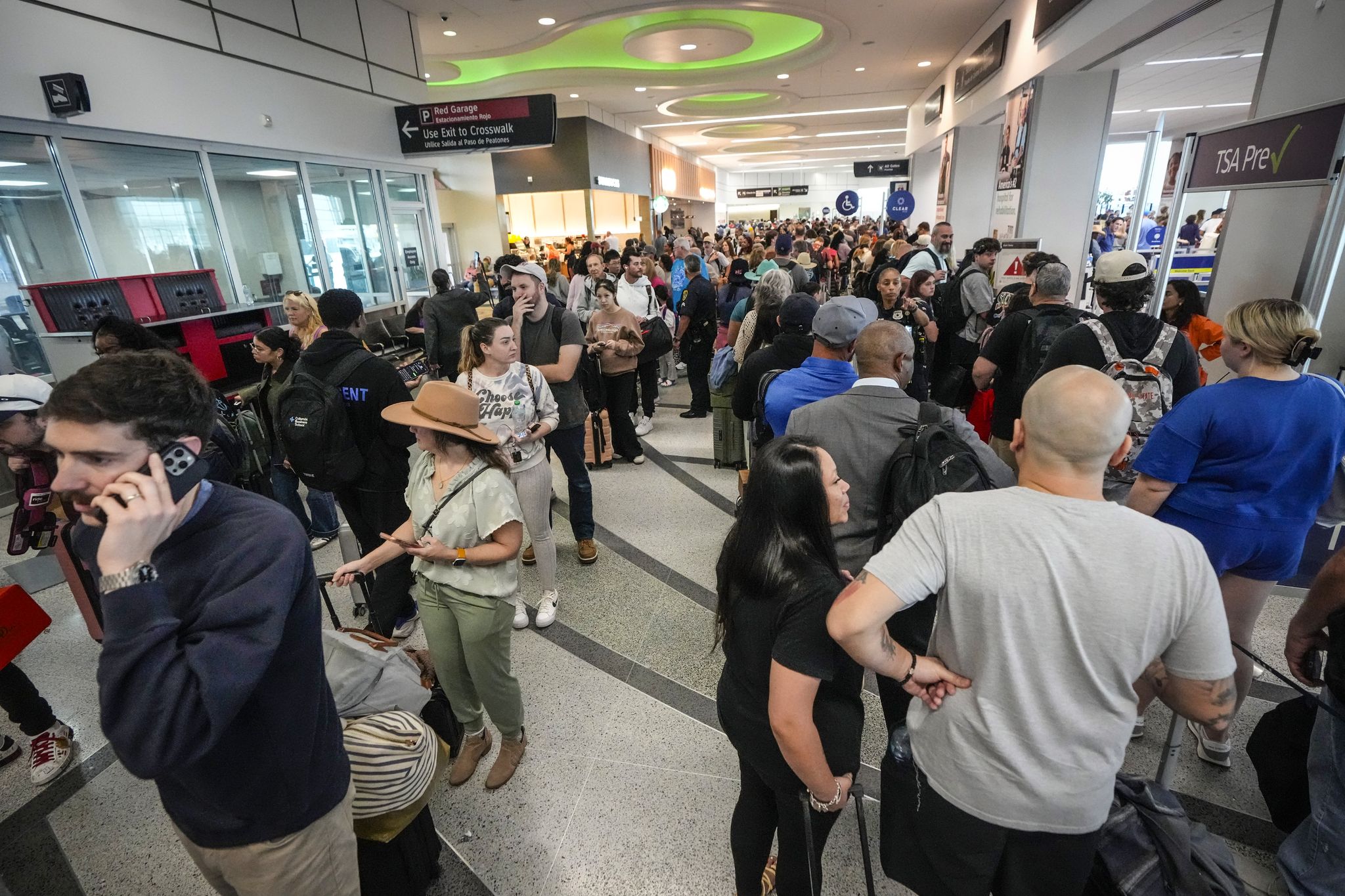 Hobby TSA wait times delayed by hours during government shutdown