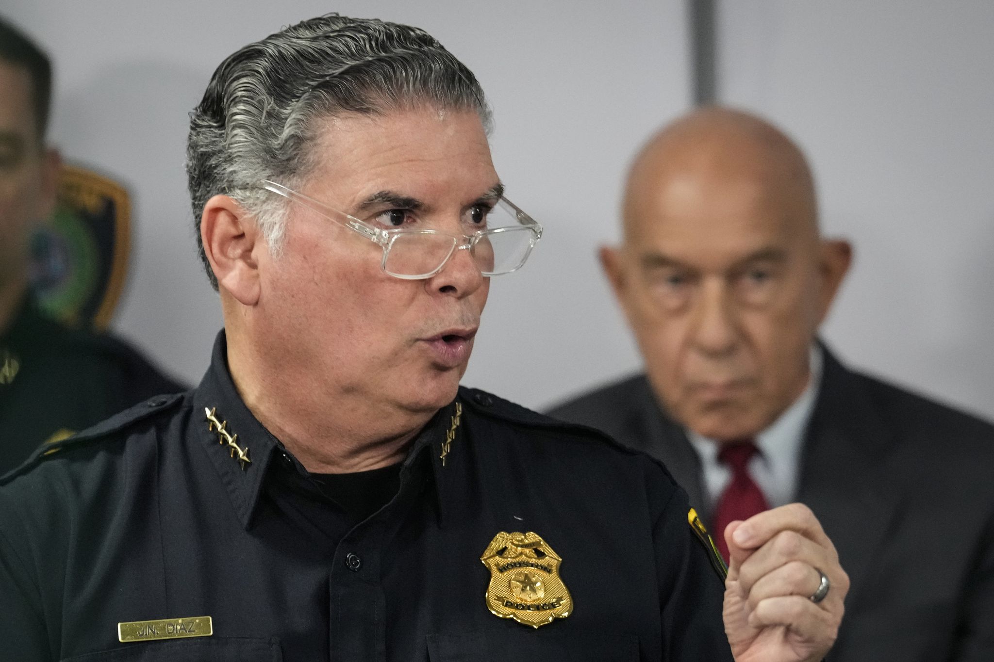 Houston police give ICE new warrant deadline after arrest violations