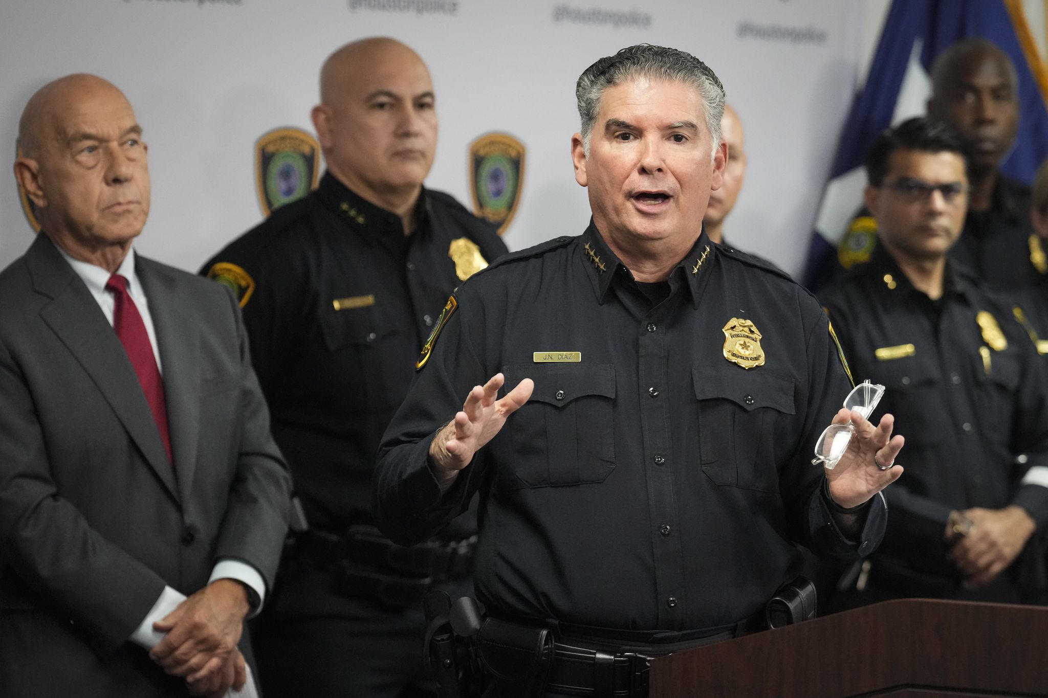 Houston police's new ICE rules complicate law enforcement, experts say